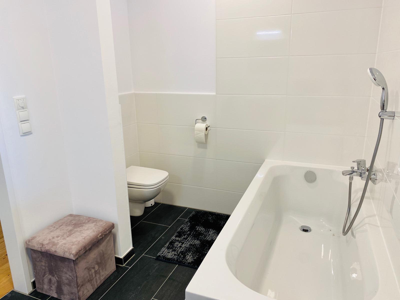 Ferienwohnung Hairer_Bad mit Wanne