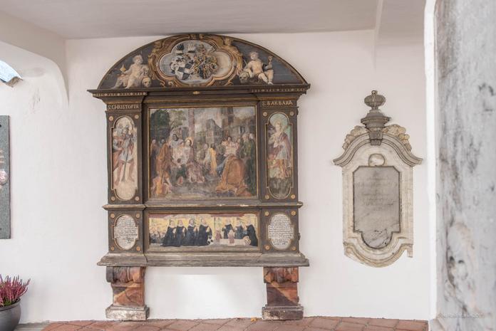 Dekanatskirche hll. Petrus und Paulus mit Friedhof und Lourdeskapelle