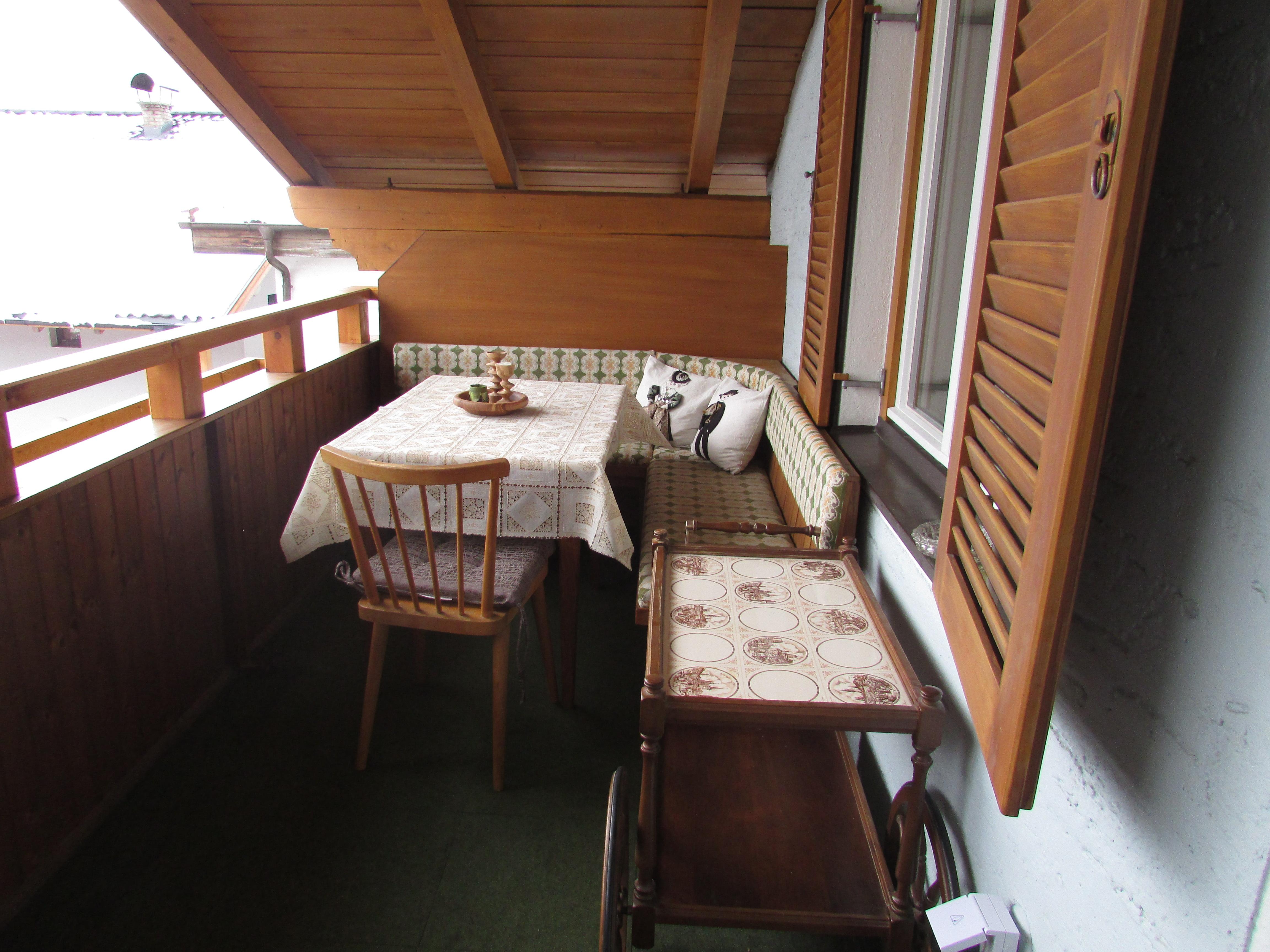 Ferienhaus Tschenett_Balkon