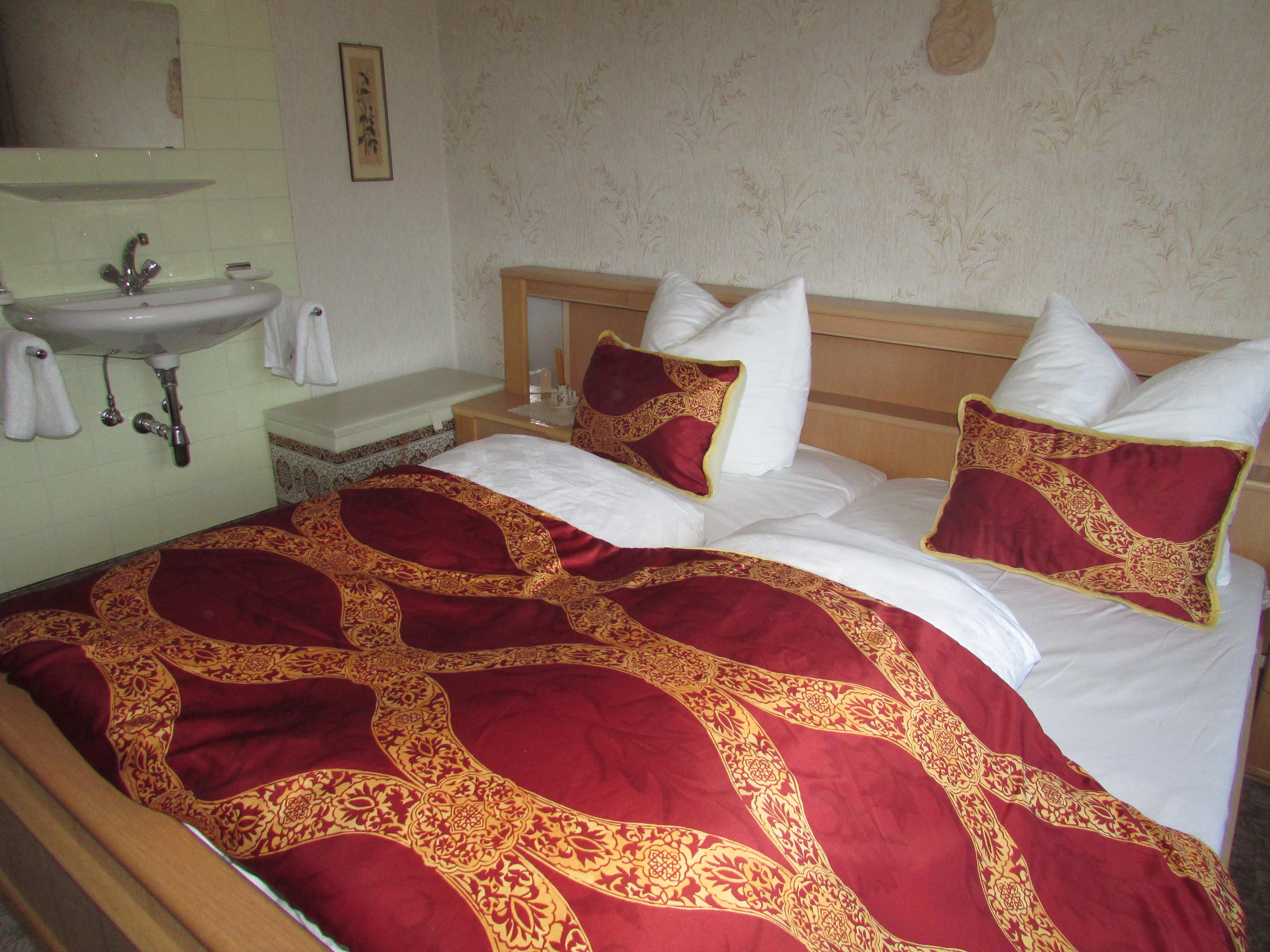 Ferienhaus Tschenett_Schlafzimmer DZ