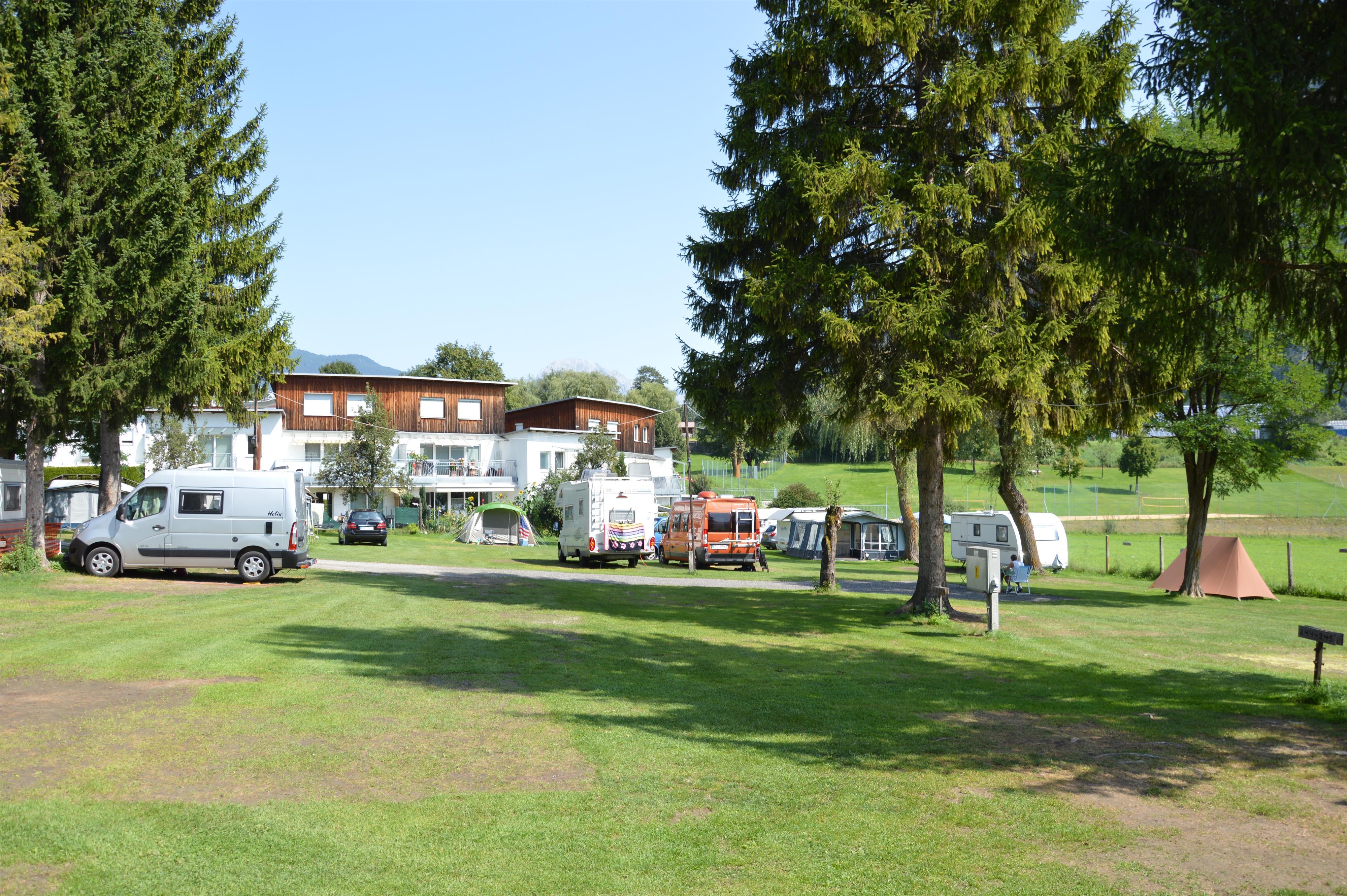 aktivCamping am Schwimmbad (1)