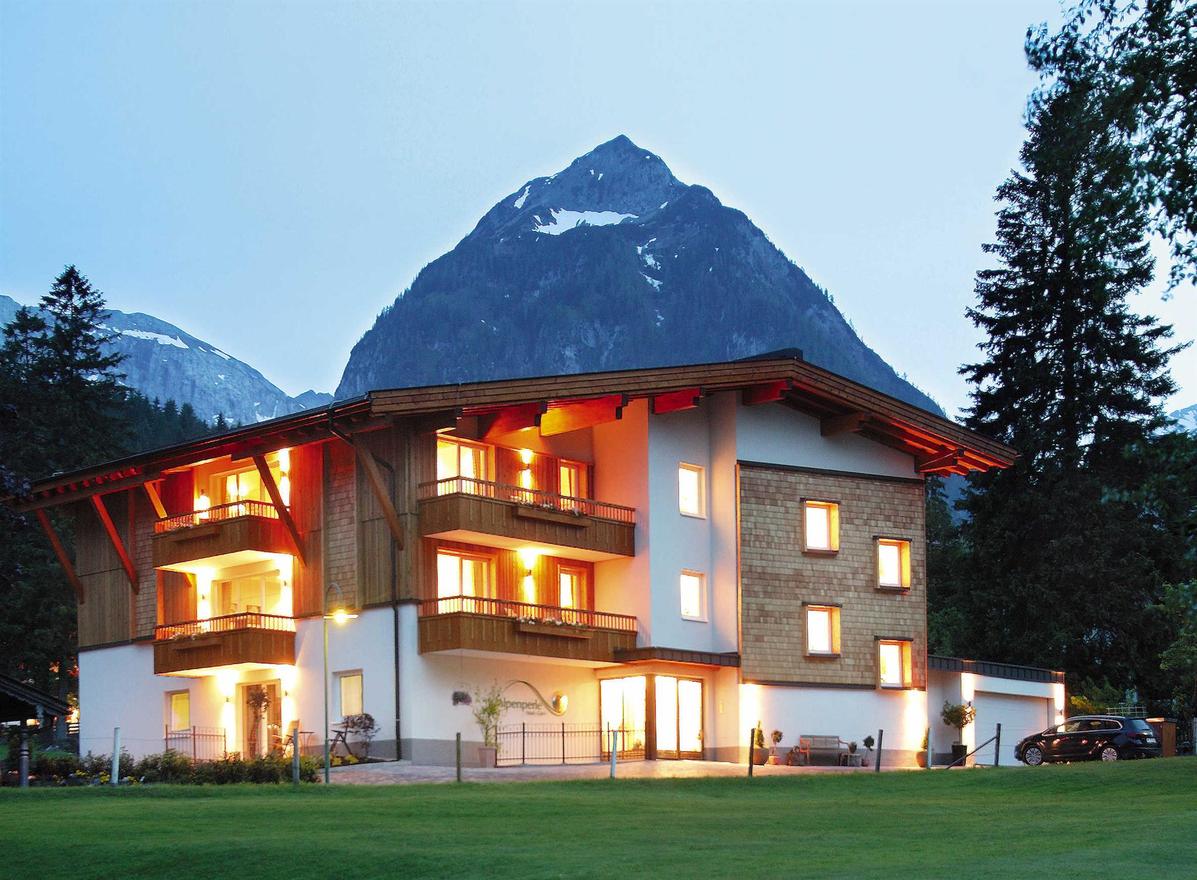 Alphaus Aparthotel