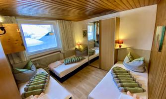 Jochum_Appartements_Wildschoenau_Dreibettkinderzim