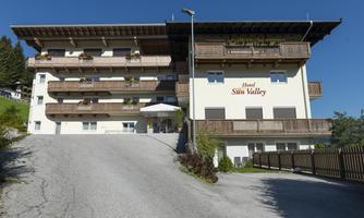 Hotelansicht Sommer