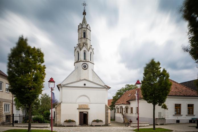 Katholische Pfarrkirche „Zur Kreuzerhöhung"