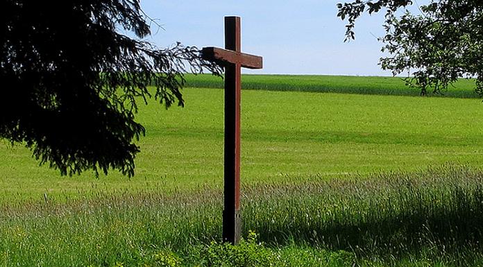 Rotes Kreuz - Wegkreuz
