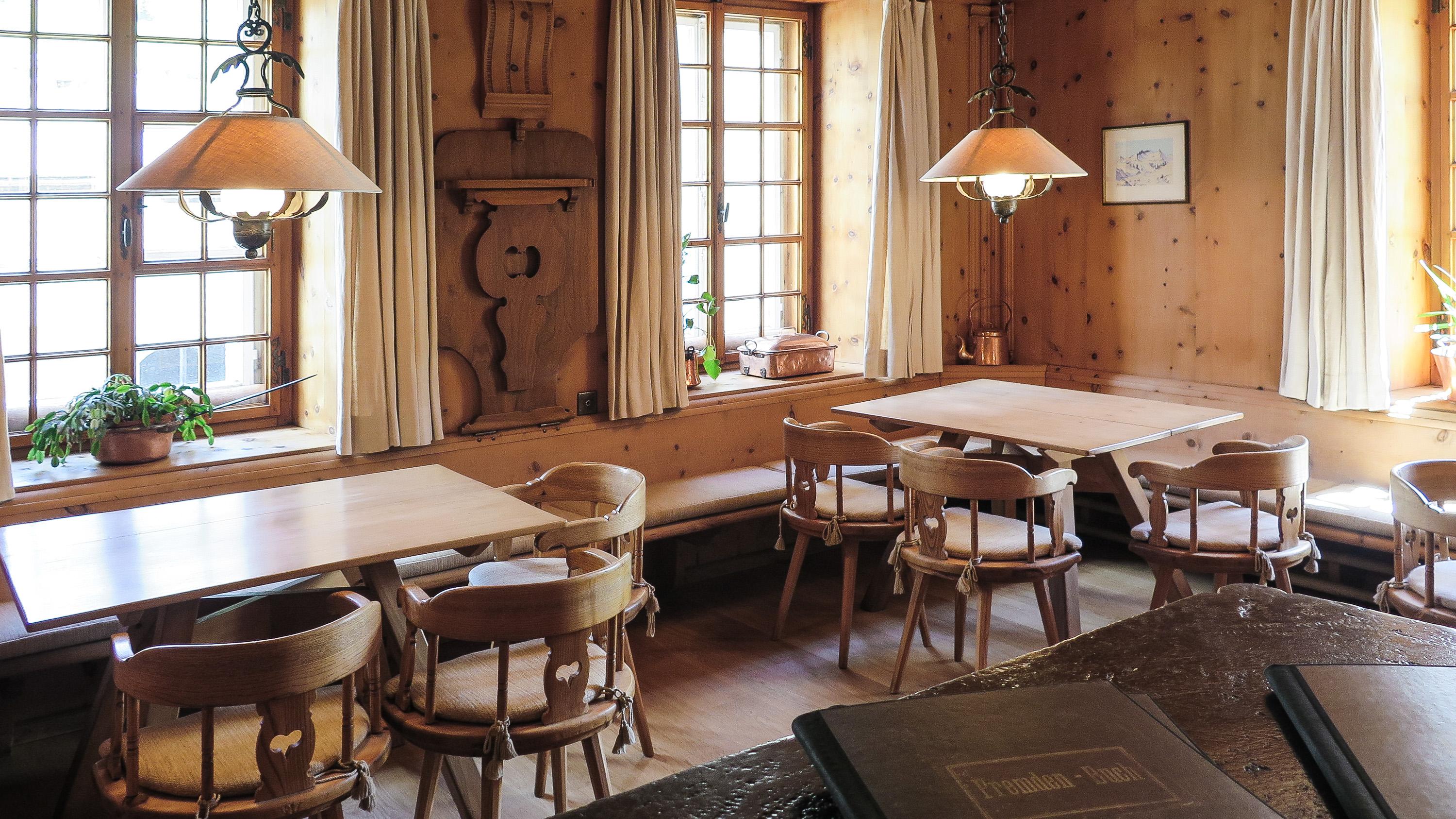 hotel-post-bivio-arvenstube-01 hotel-post-bivio-arvenstube-01