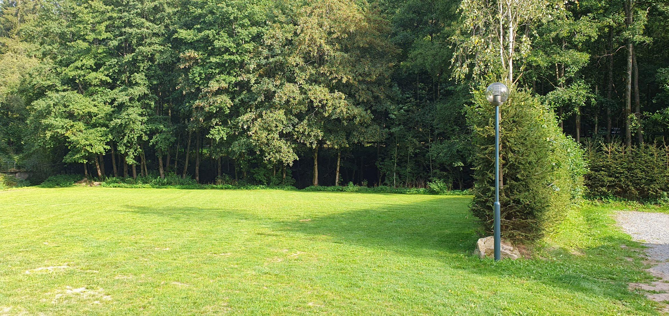 Prato per tende e auto