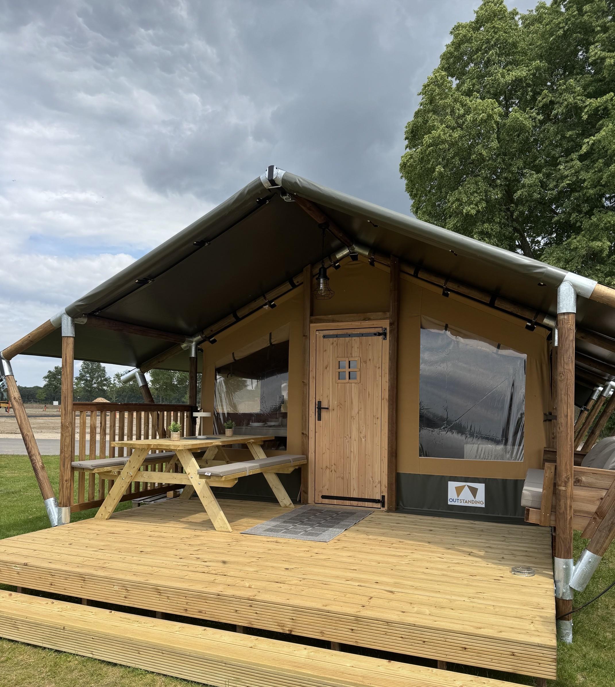 Zeltlodge mit Privatbad für 4 Personen