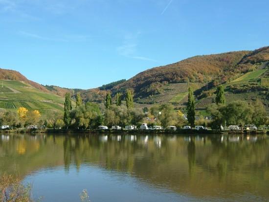 Emplacement au bord de la Moselle - superficie d'environ 60-80 m²