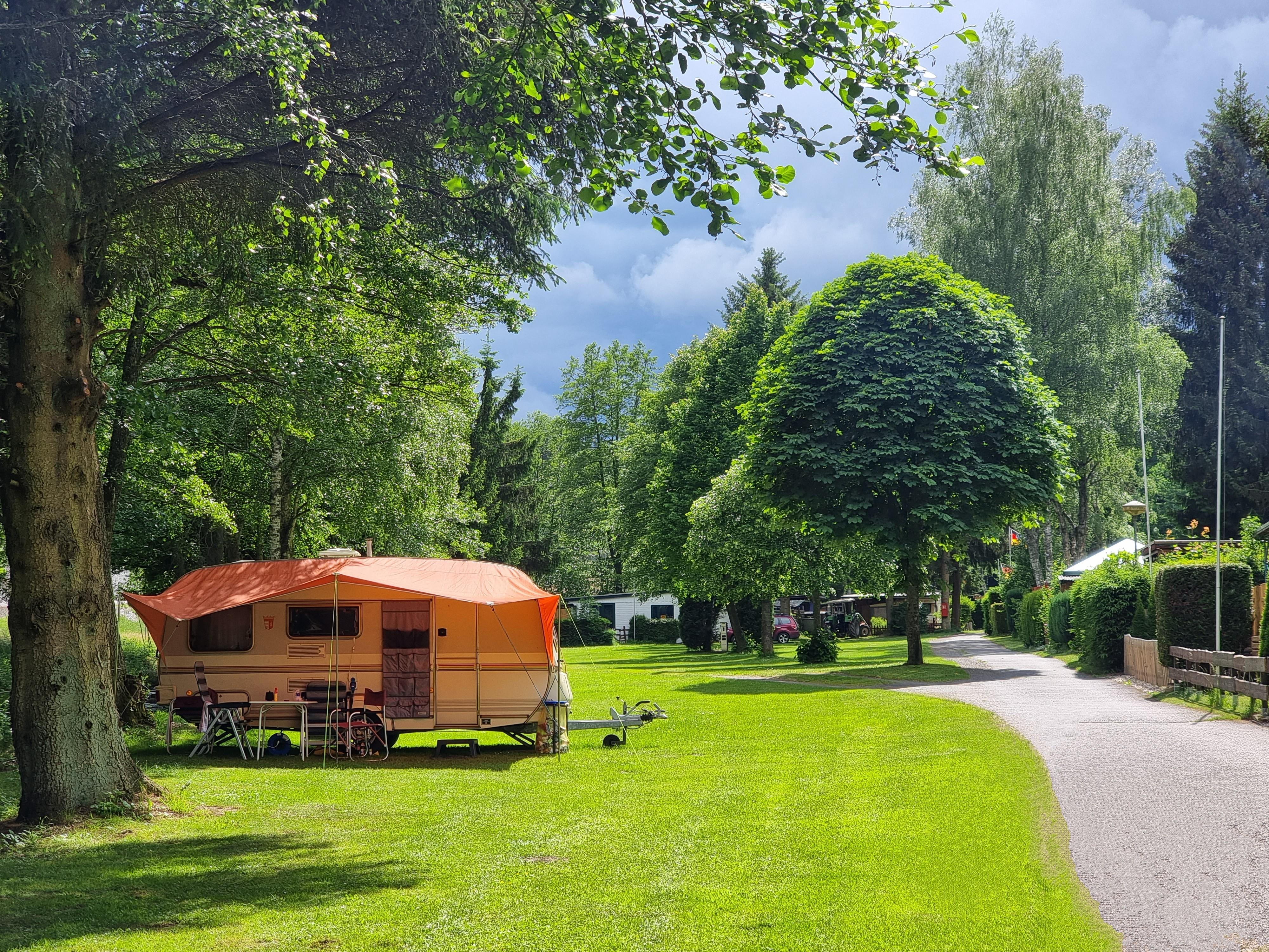 Stellplatz Wiese am Bach unparzelliert
