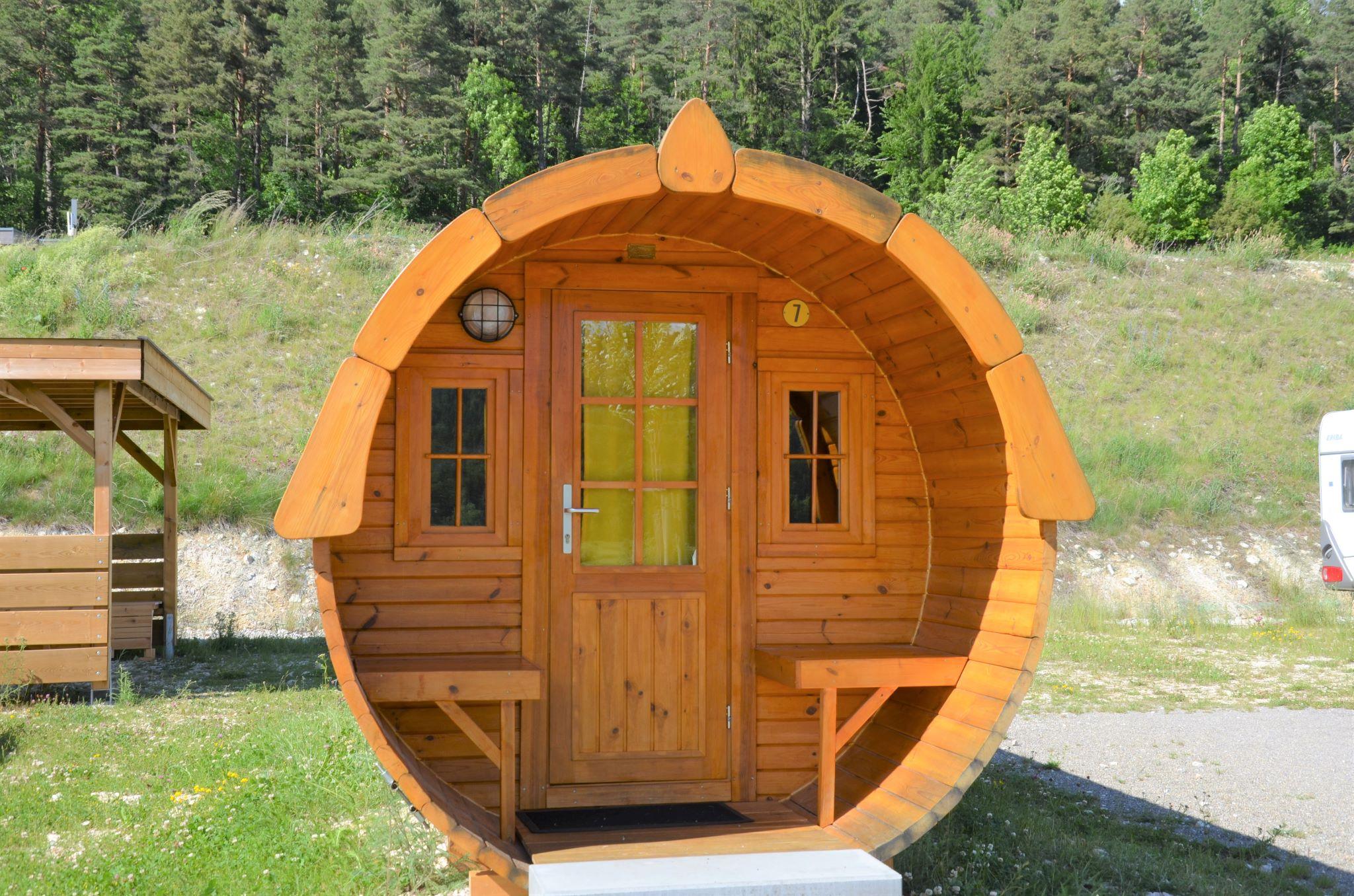 Campingfass XXL für bis zu 4 Pers. mit Heizung, Sitzecke und Tisch