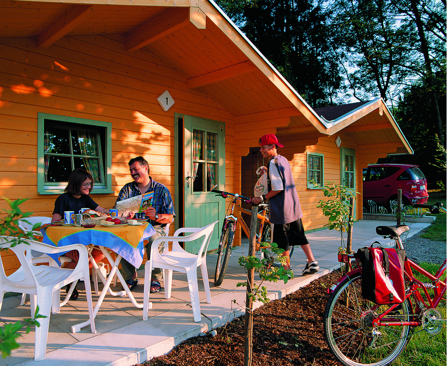 Blockhütte mit Zugang zu den Sanitäreinrichtungen