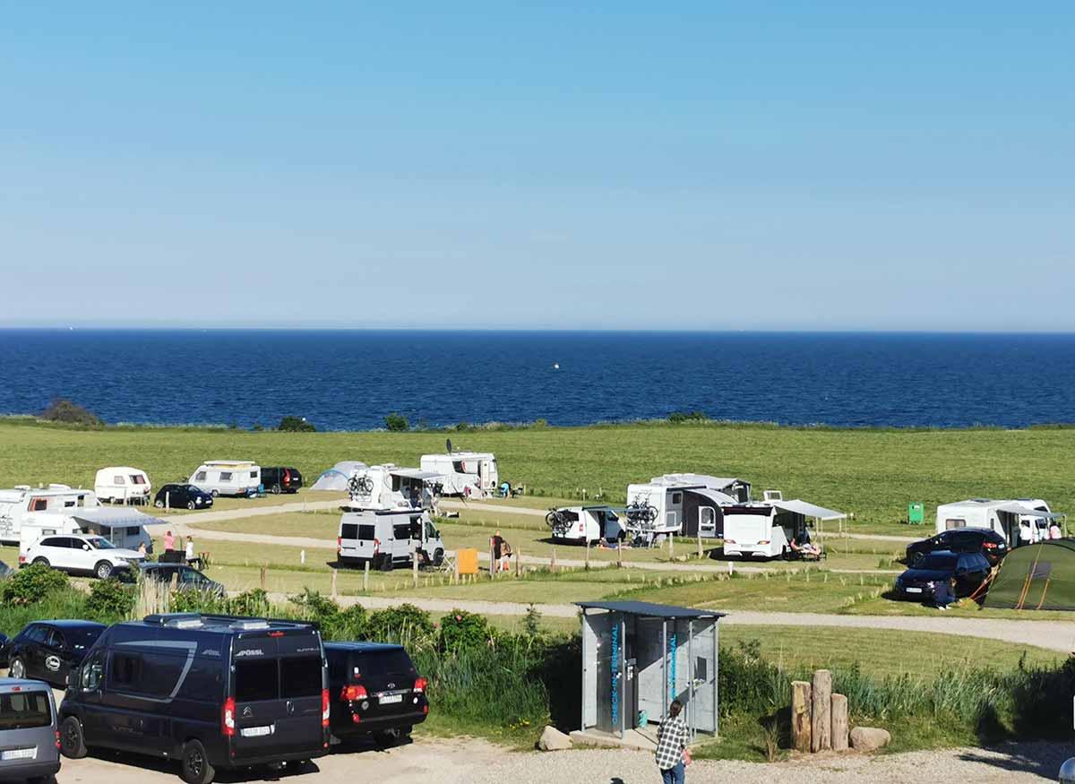 Emplacement B pour camping-car/caravane/tente jusqu'à 7,5 m