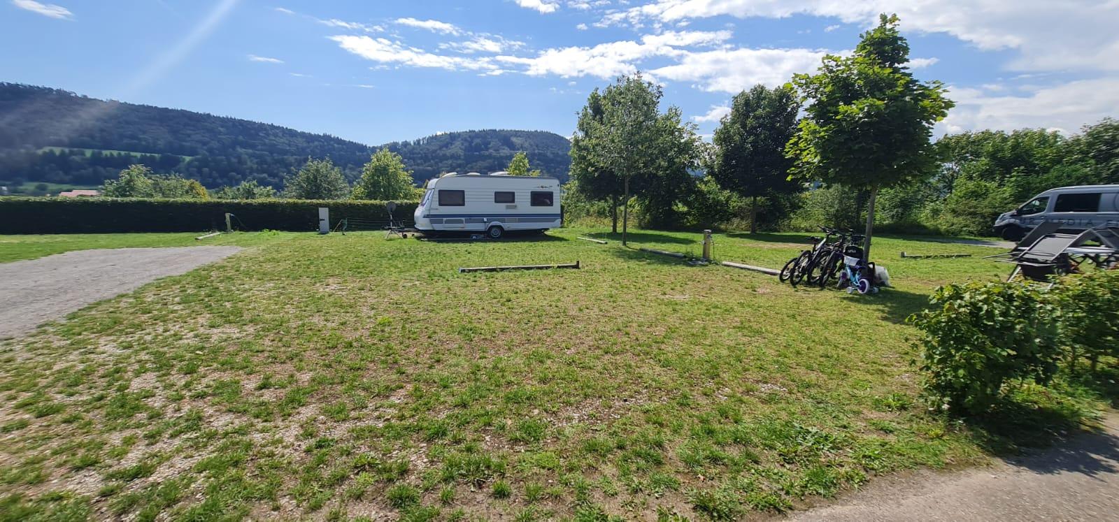 Stellplatz Comfort 65-80m² für Wohnmobil/Wohnwagen