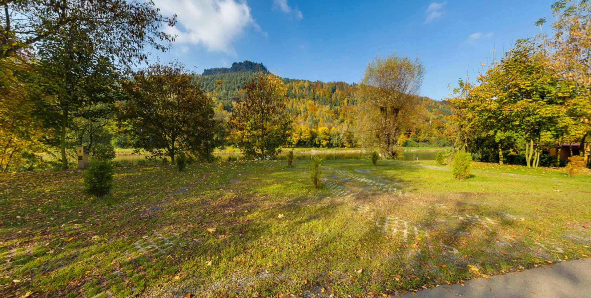 Posto nella seconda fila all'esterno