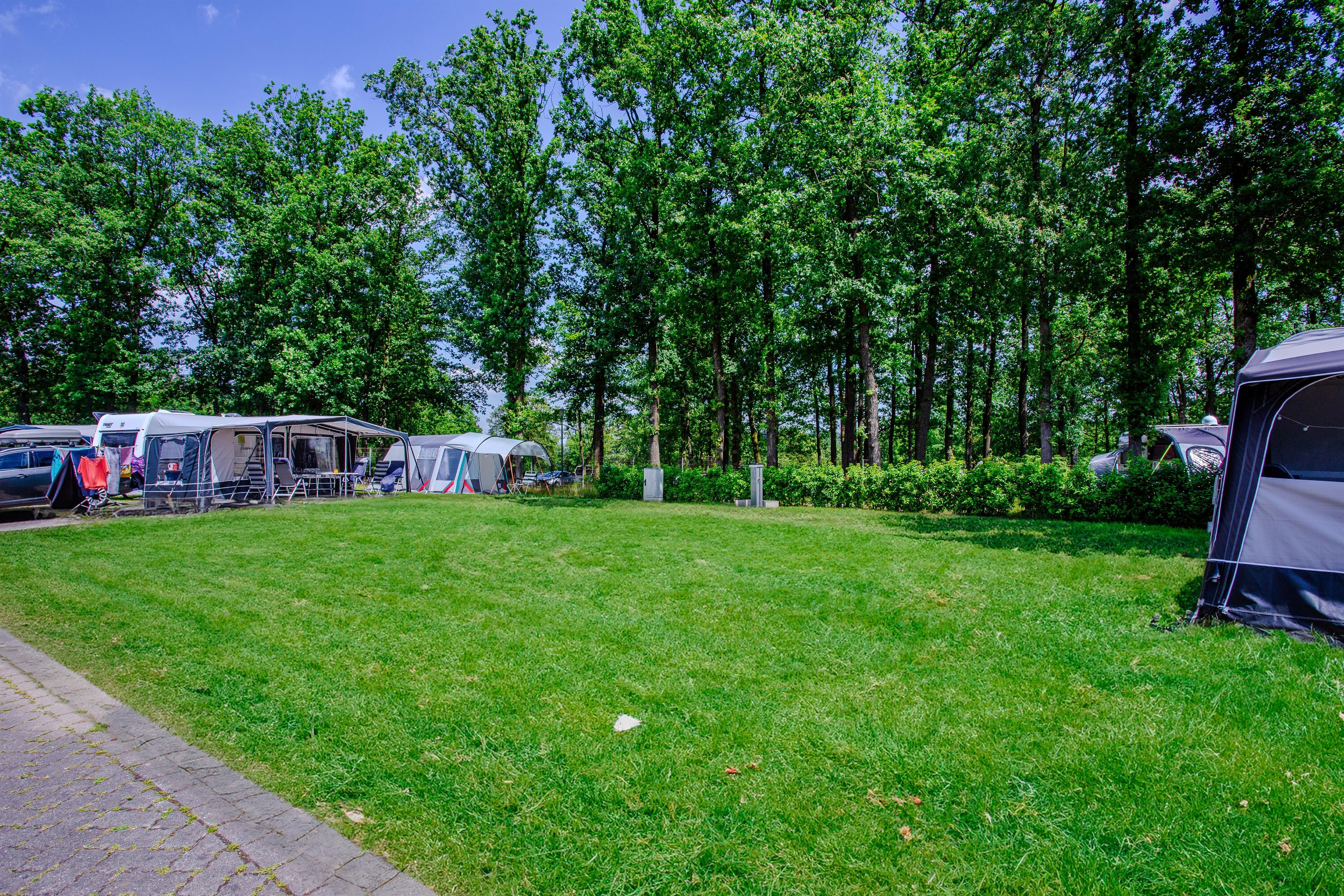 Komfort Stellplatz, 100m² inkl. Wasser, Abwasser und Stromanschluss