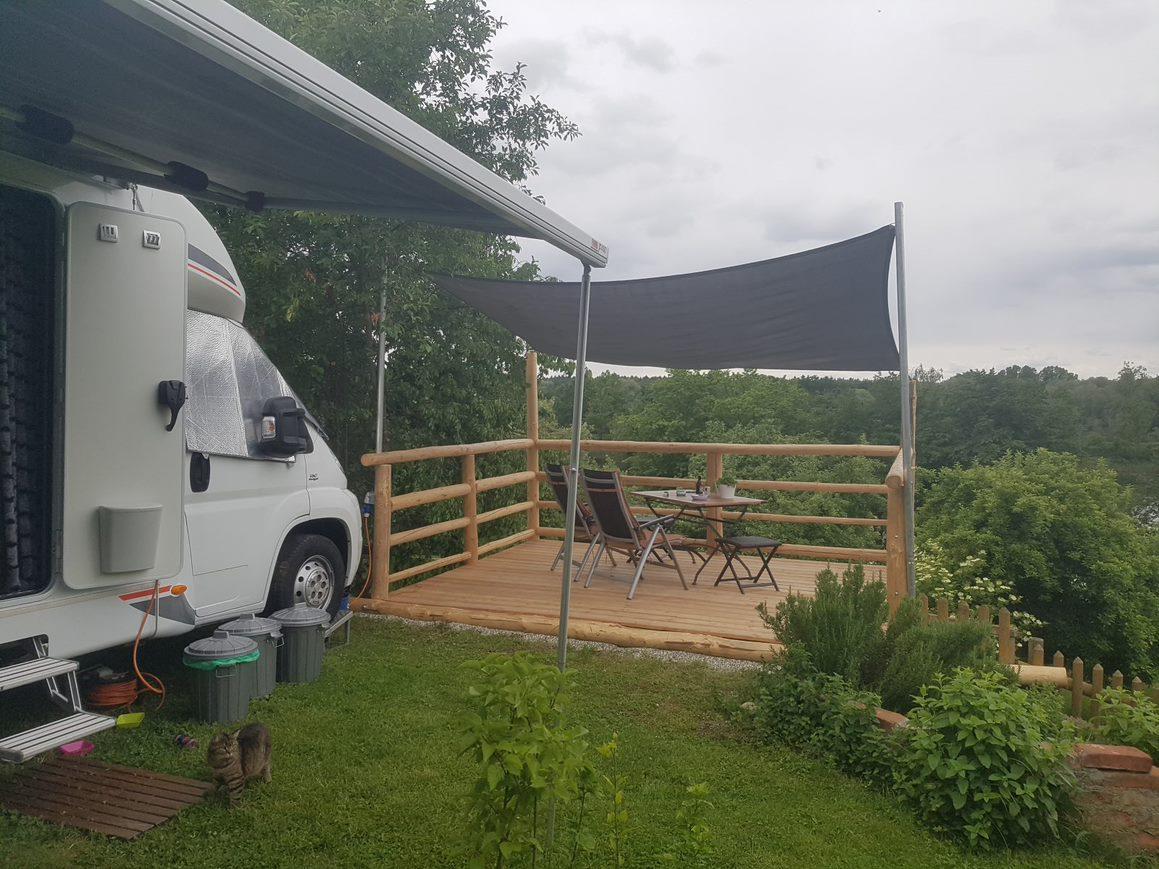 Posto auto "Vista Lago" per camper / roulotte