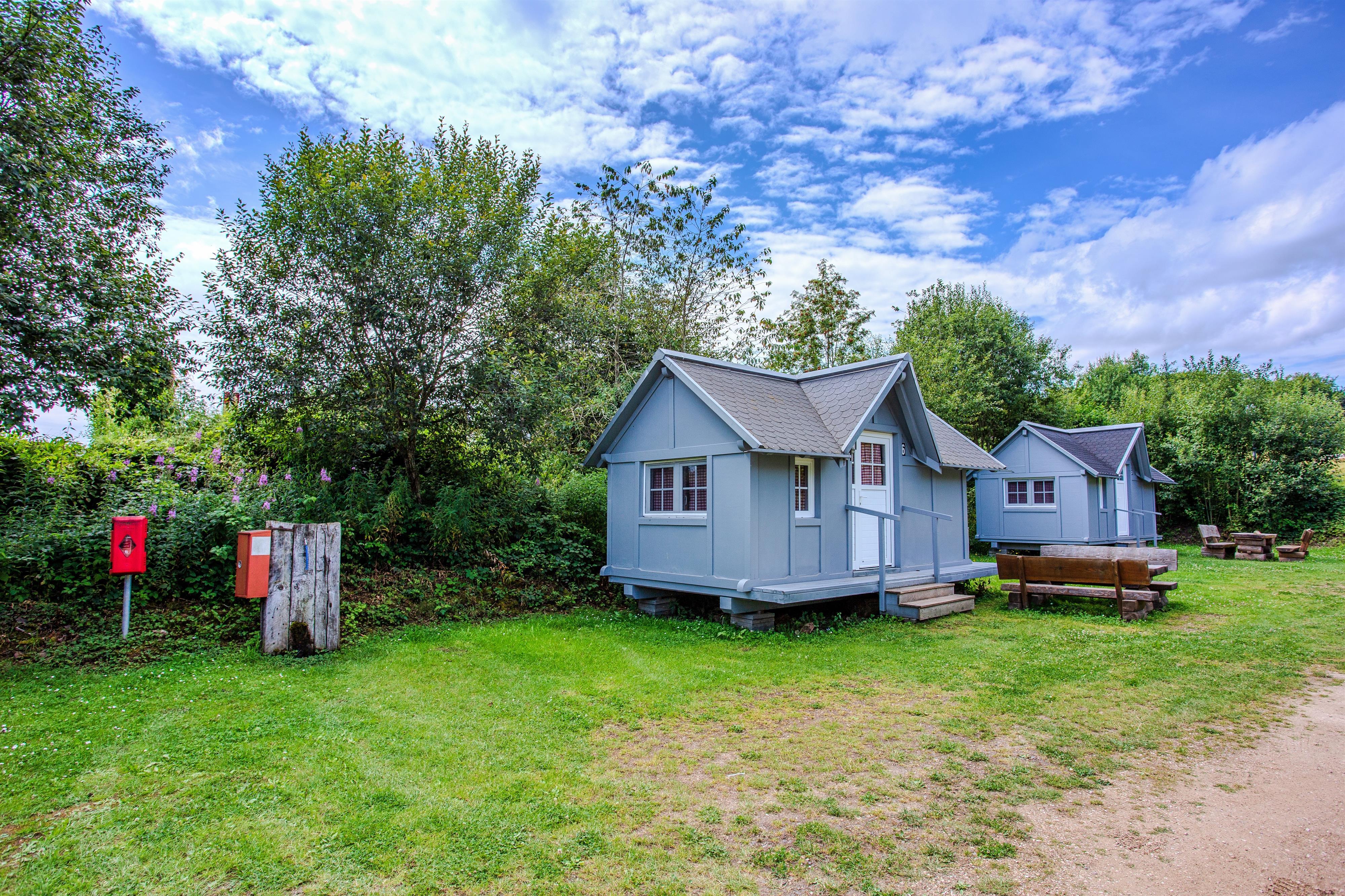 Cabina da campeggio con un letto a castello matrimoniale