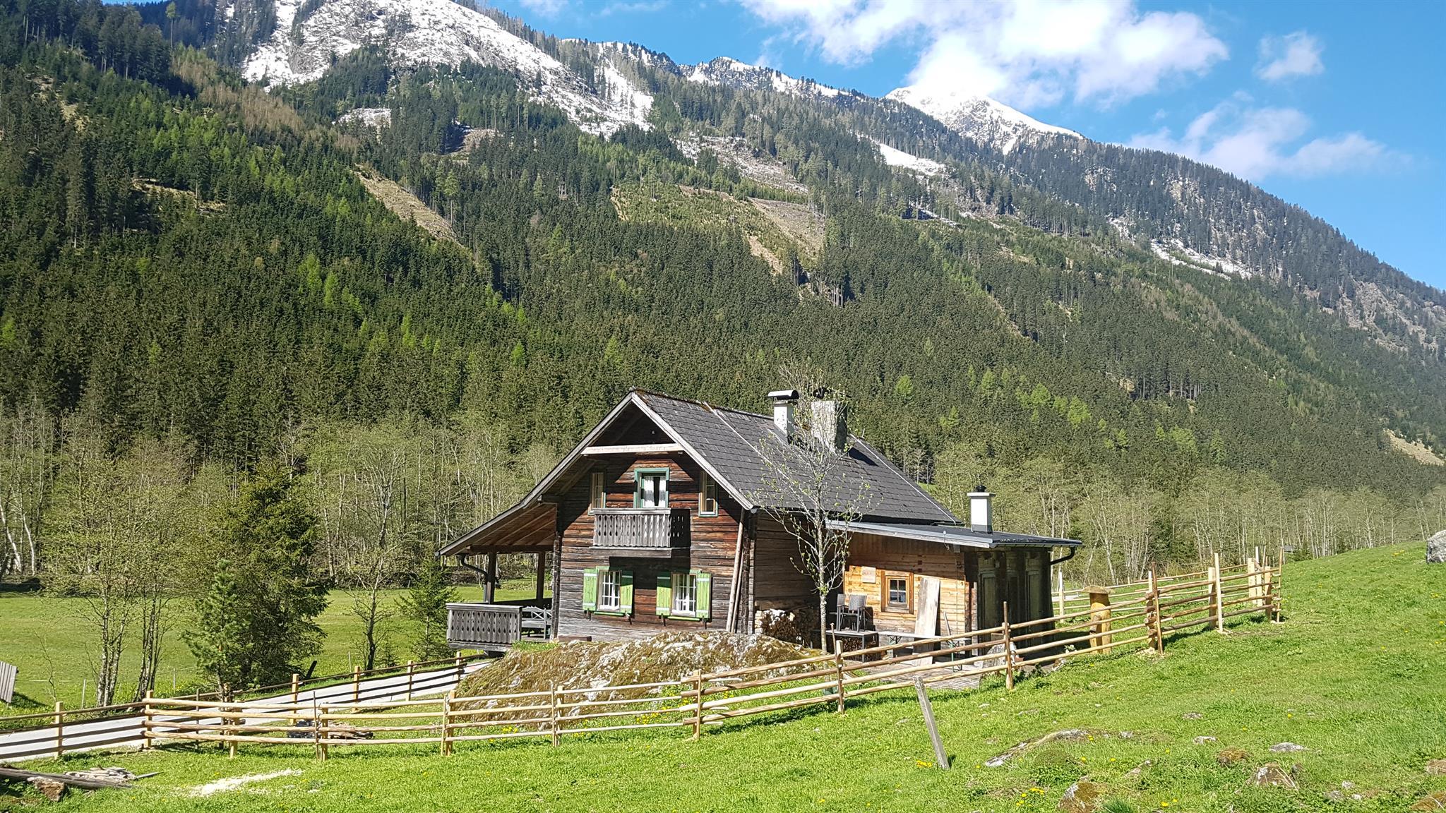 Weiße Wand Almen by Schladming-Appartements