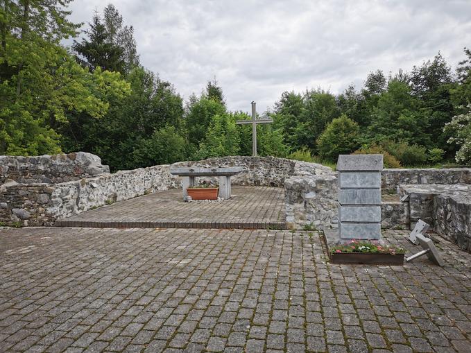 Kirchenruine Neuhaus