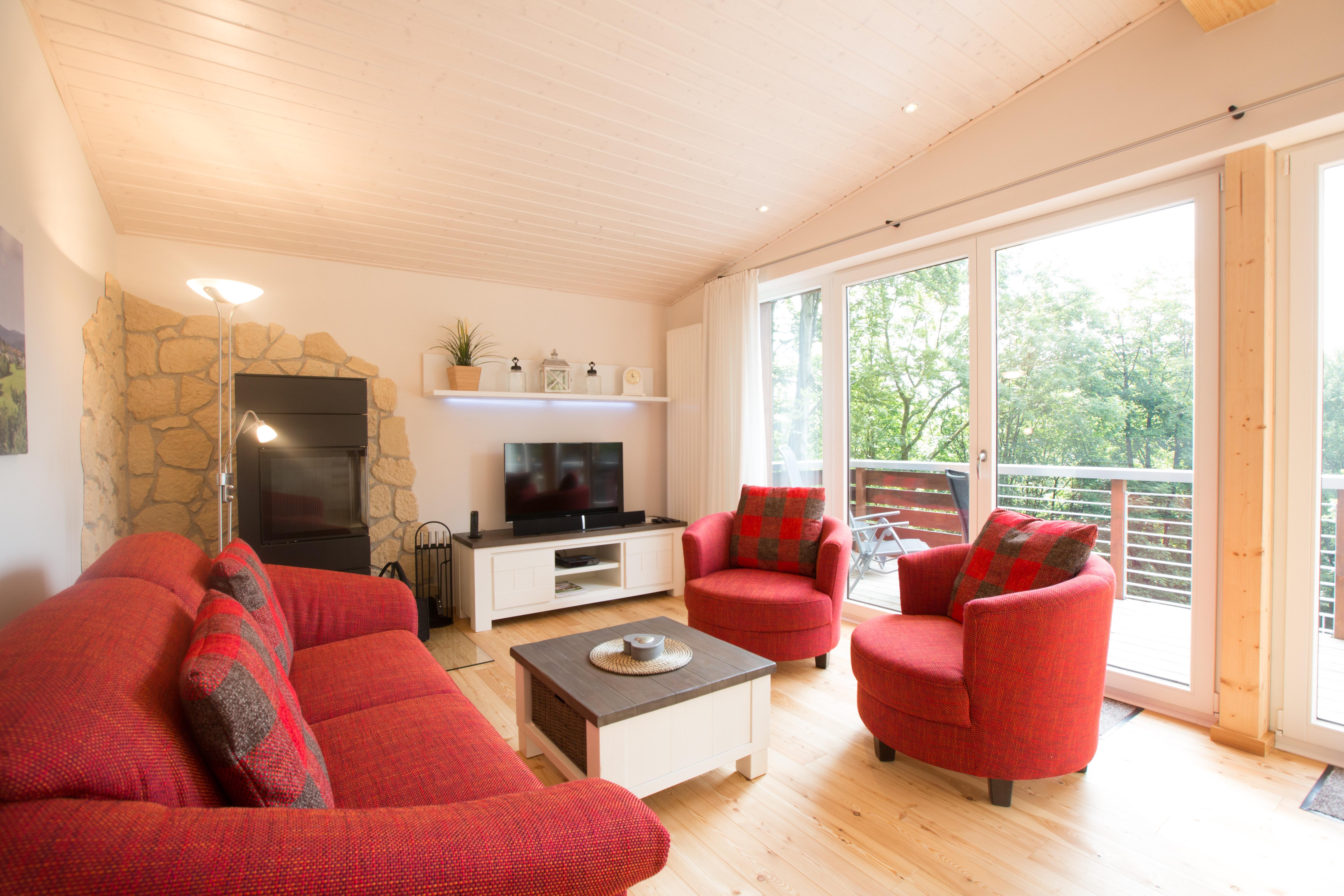 B Wohnzimmer mit Kamin