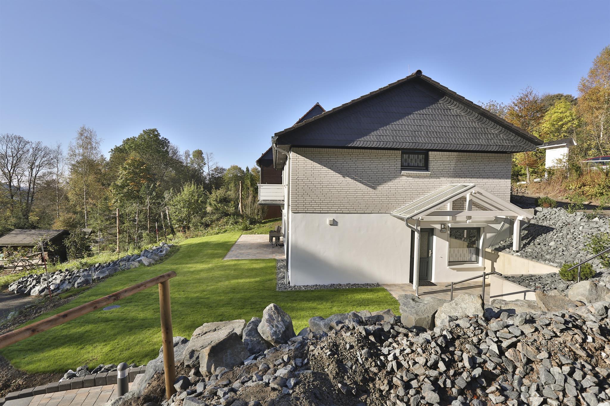 ! Haus mit Eingang Arnika