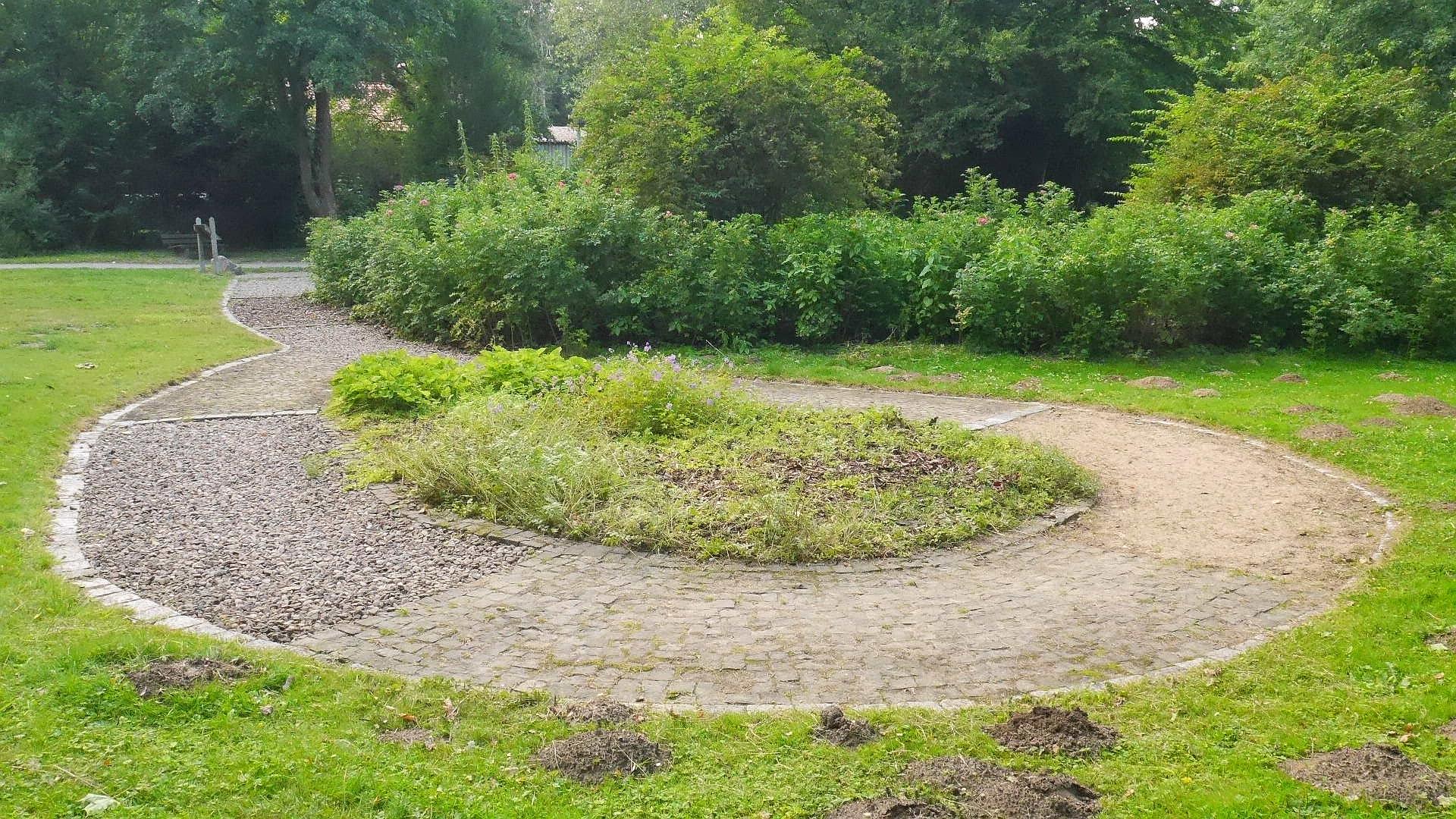 53+ Landschaftsgarten Brodaer Teiche, Im westen der stadt bietet der