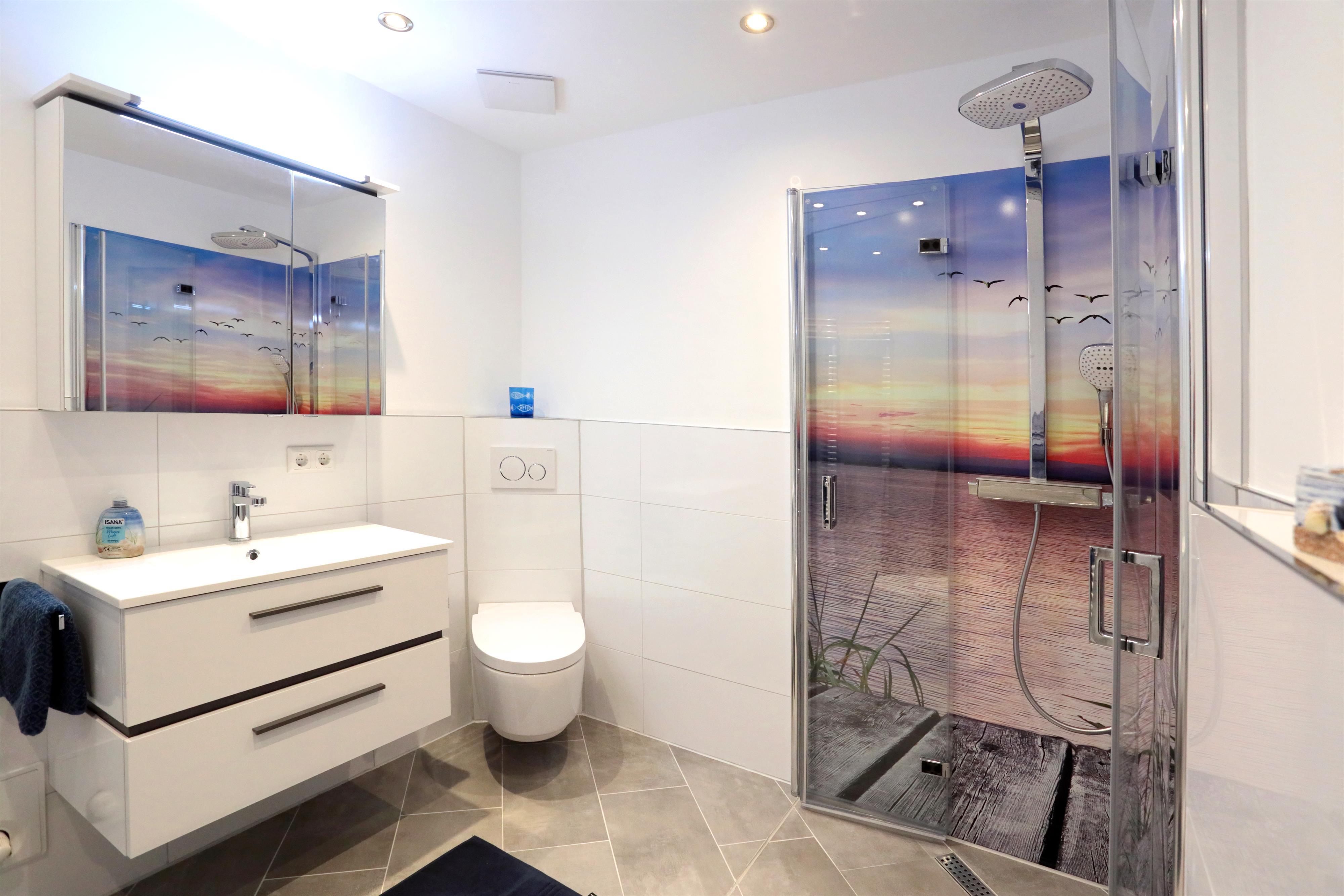 Badezimmer mit Dusche
