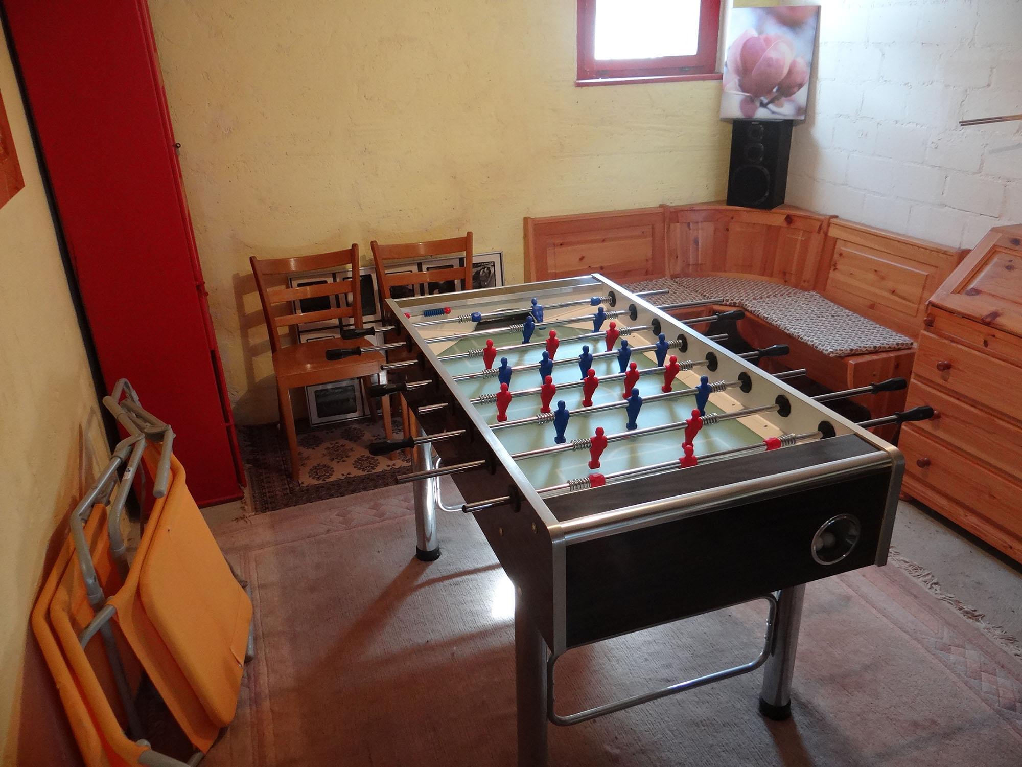 Untergeschoss mit Töggelikasten Untergeschoss mit Töggelikasten