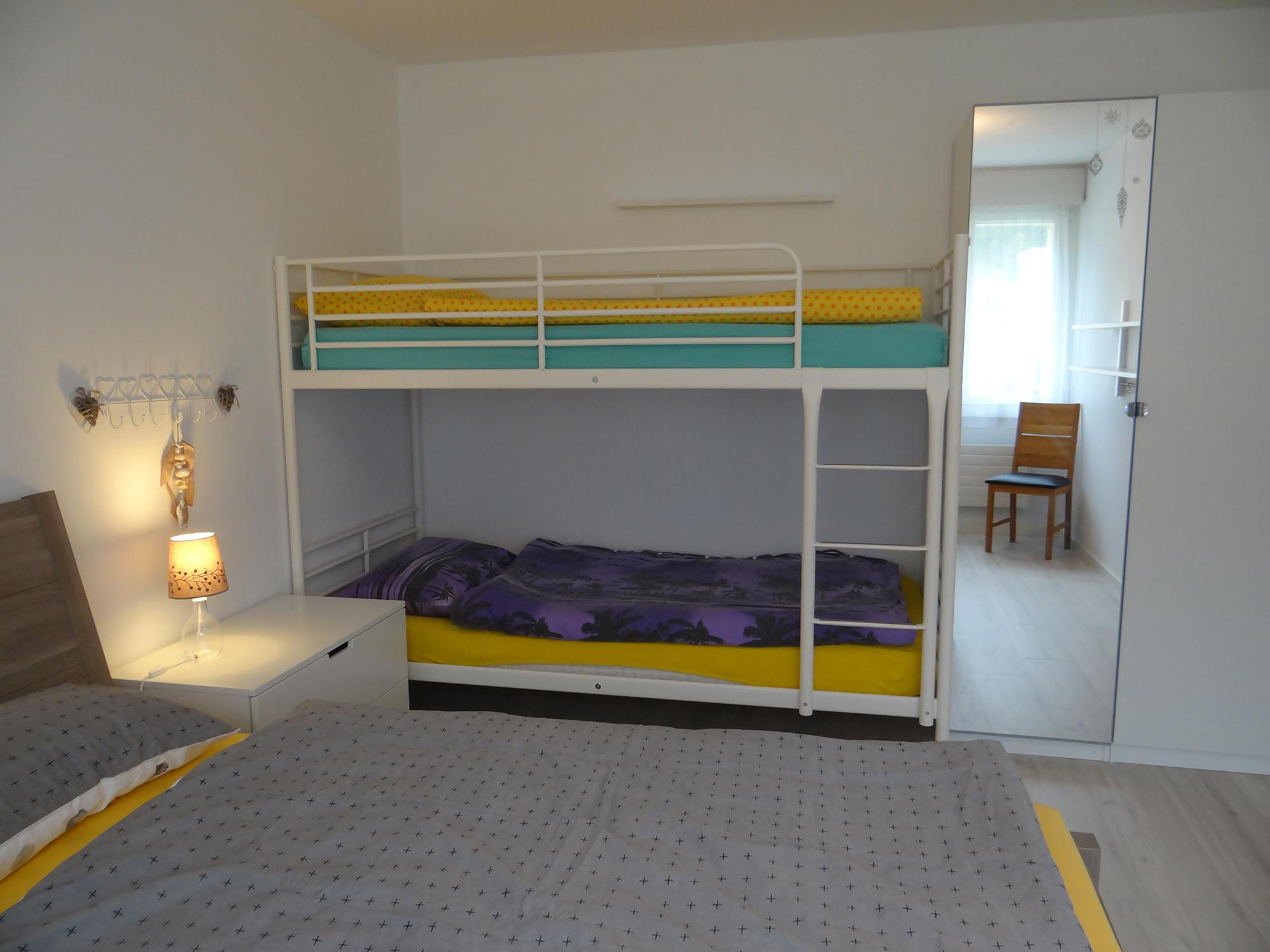 Schlafzimmer mit Kajütenbett Schlafzimmer mit Kajütenbett