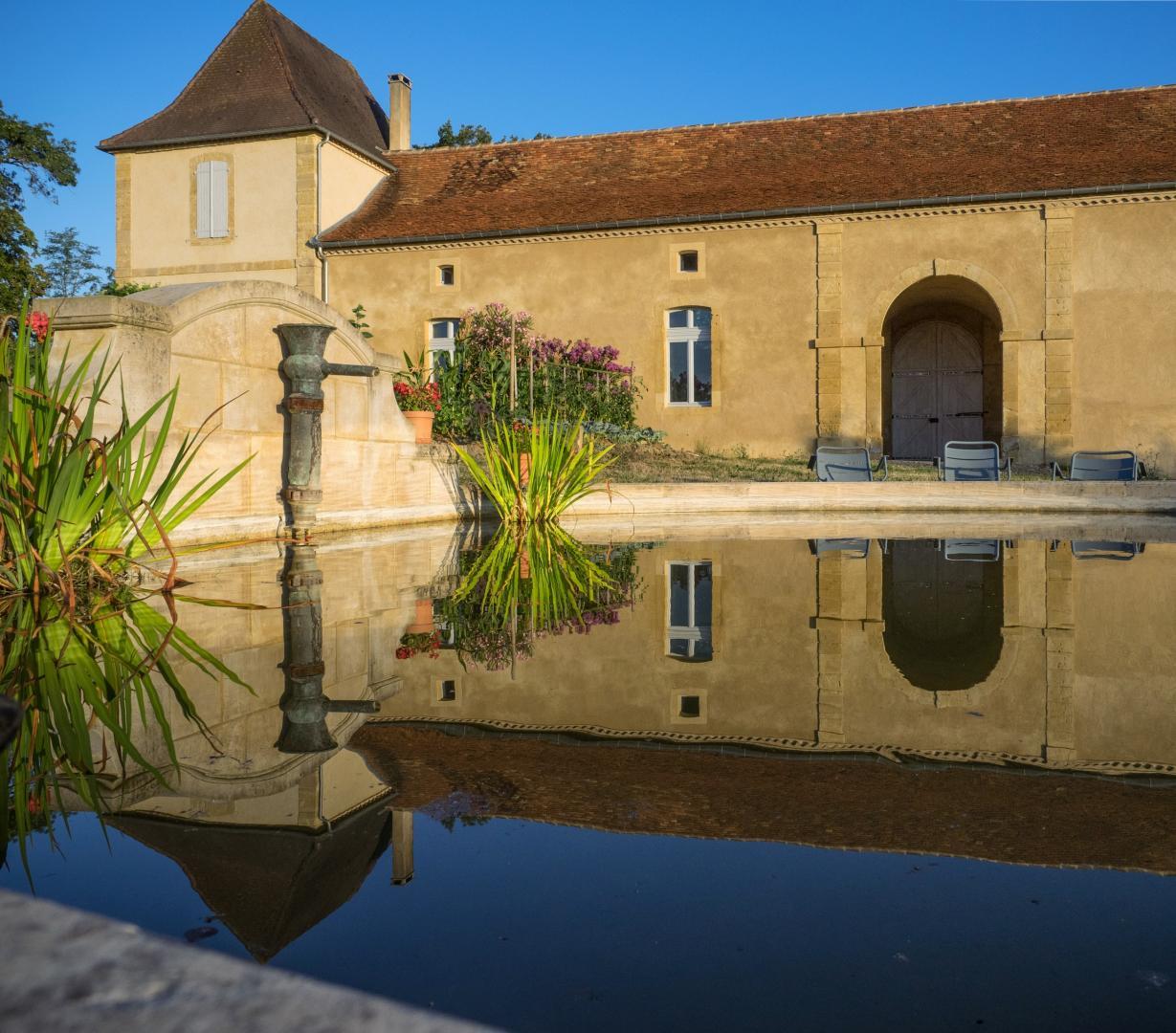 La Dépendance Du Château Viella Hébergement Locatif à Viella - Tourisme ...