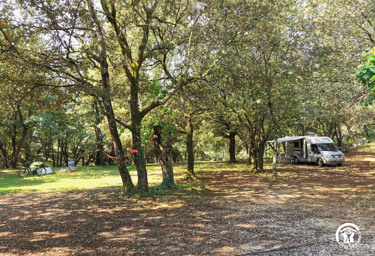 Aire naturelle de camping de la Devèze à Montoulieu