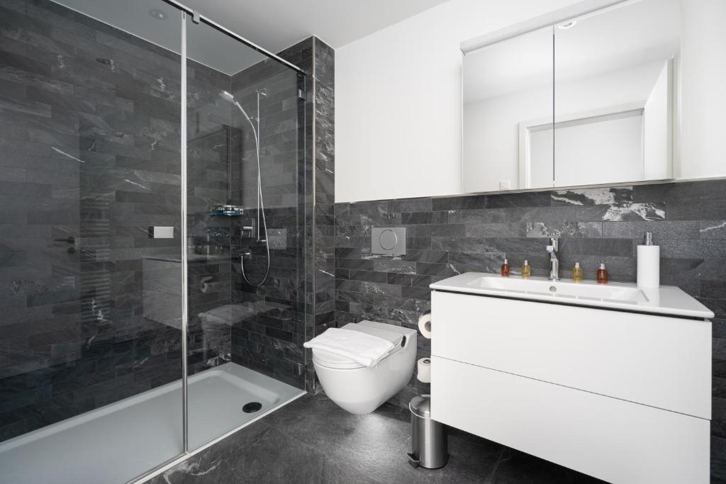 Picture ONE-BEDROOM Picture ONE-BEDROOM