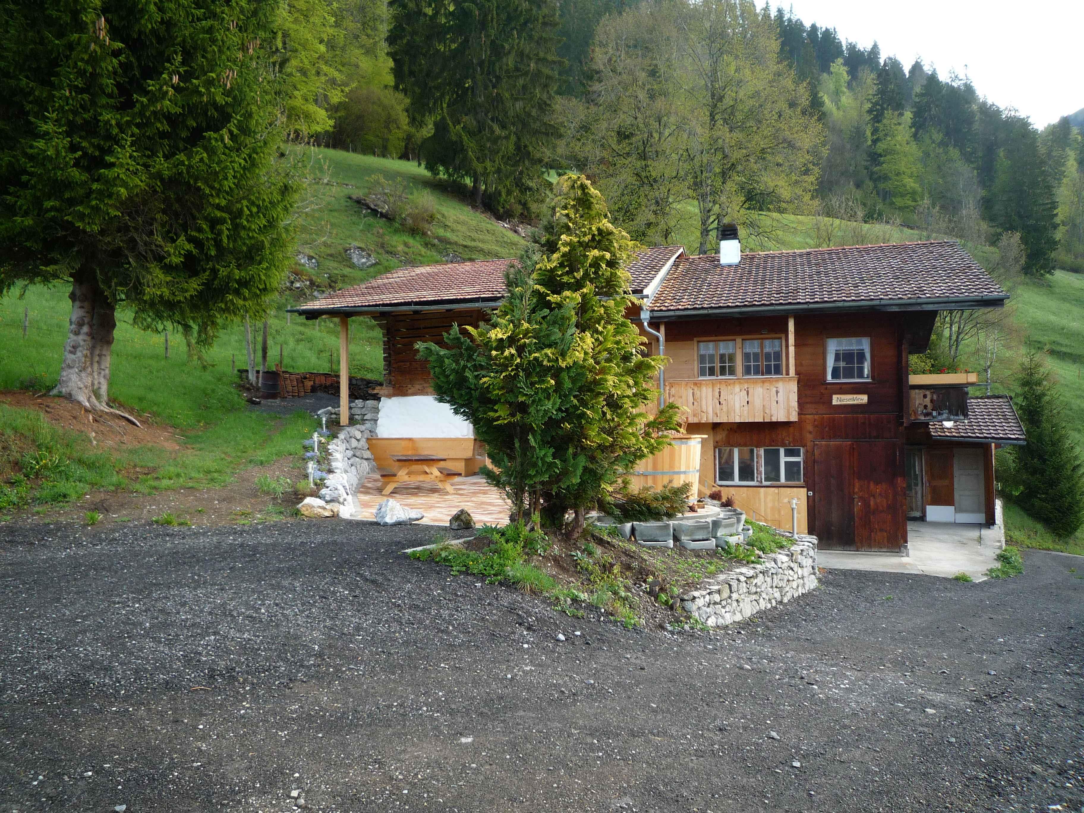 Ferienhaus Niesen View 7-Bett-Wohnung Ferienwohnung  Berner-Oberland