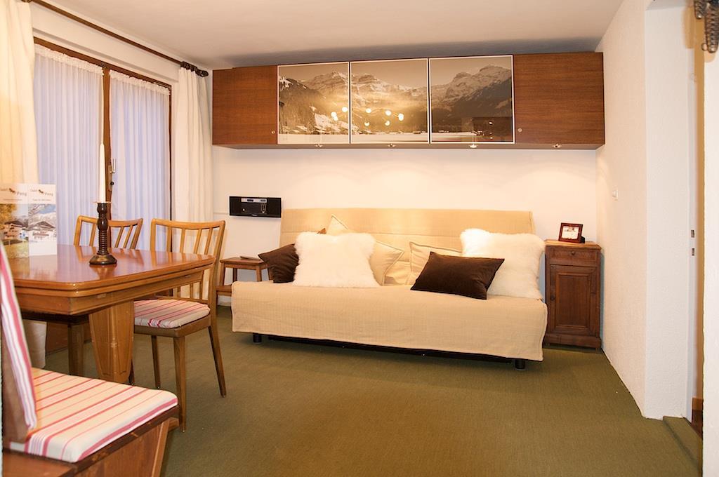 Wohnzimmer mit Sofa Wohnzimmer mit Sofa