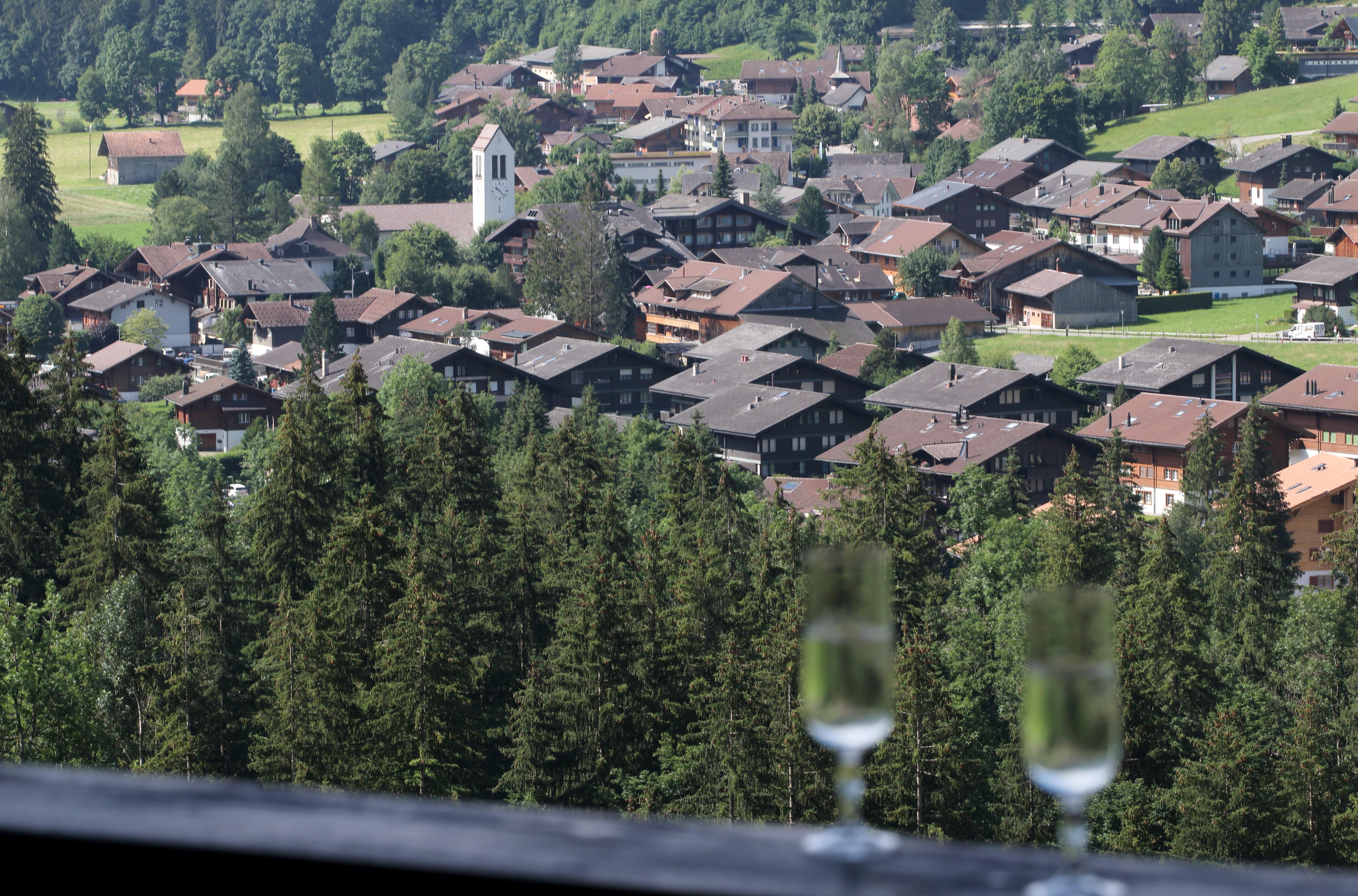 Ausblick auf Lenk vom Balkon Ausblick auf Lenk vom Balkon