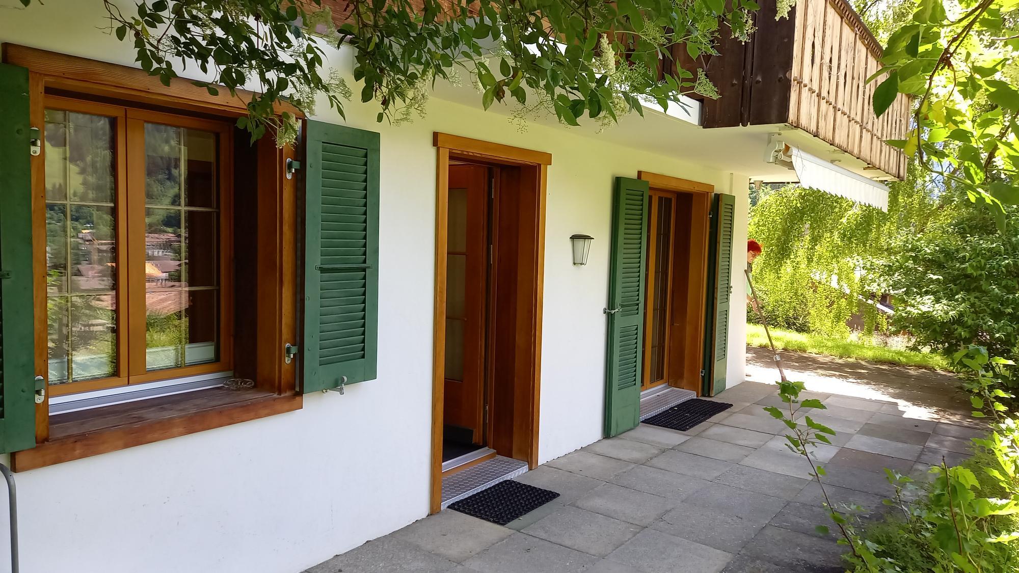 Sitzplatz Westseite der Gartenwohnung Sitzplatz Westseite der Gartenwohnung