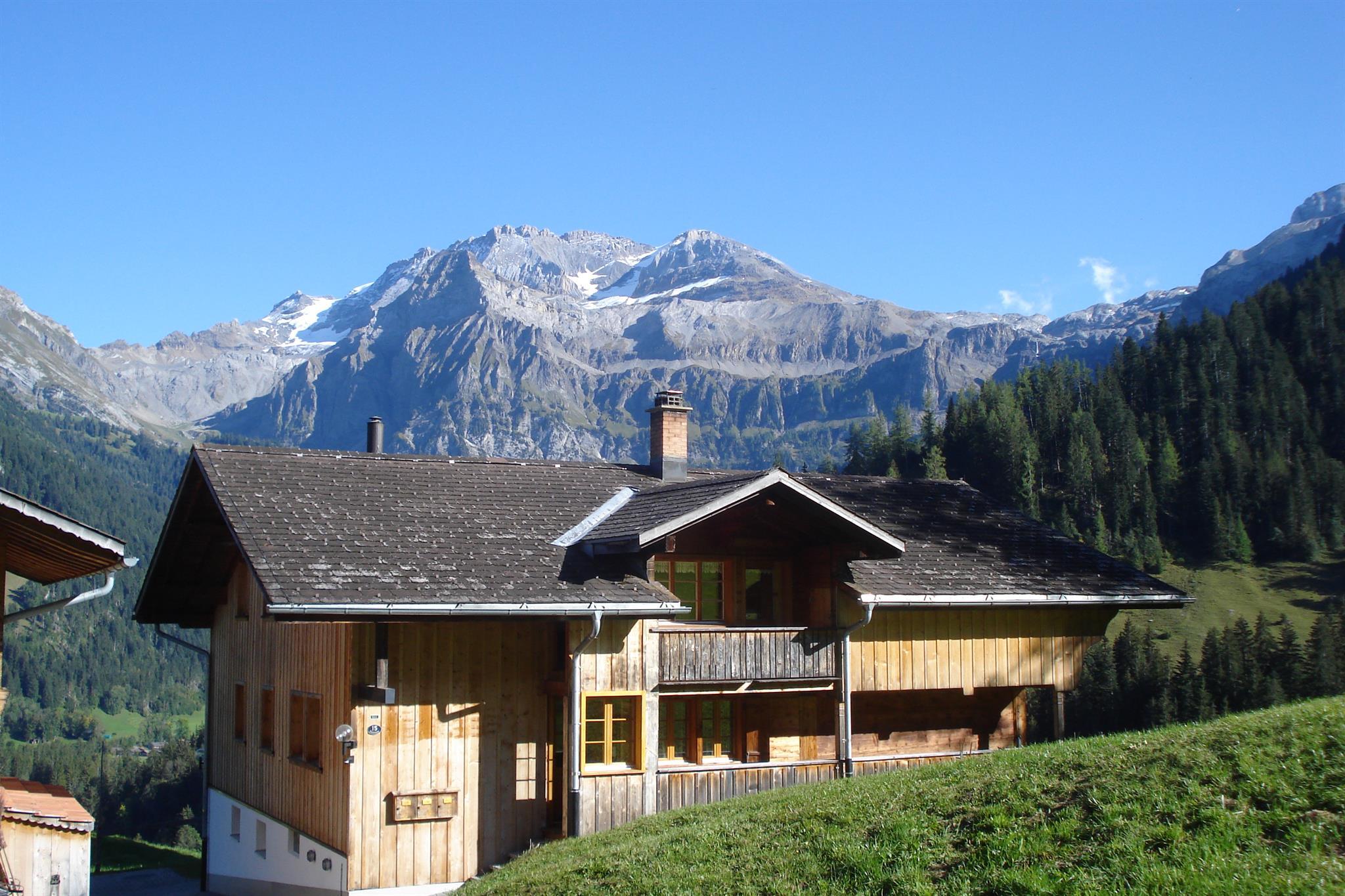 Chalelt Uf der Halte mit Wildstrubel Chalelt Uf der Halte mit Wildstrubel