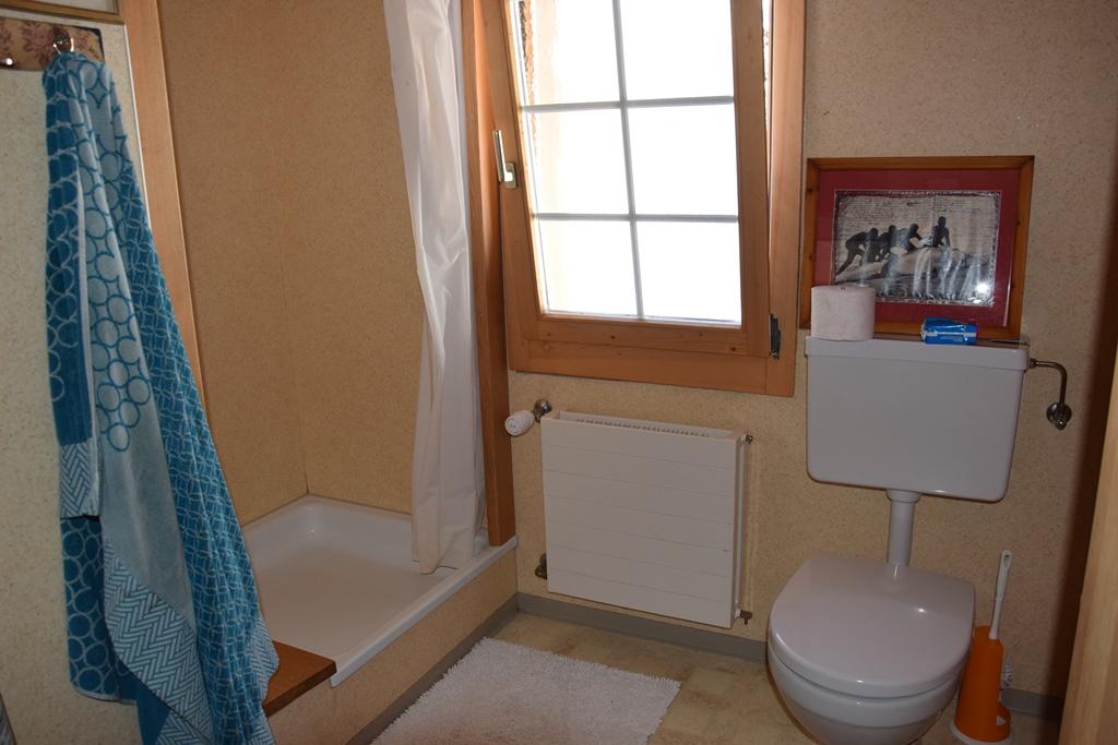 Badezimmer mit Dusche Badezimmer mit Dusche