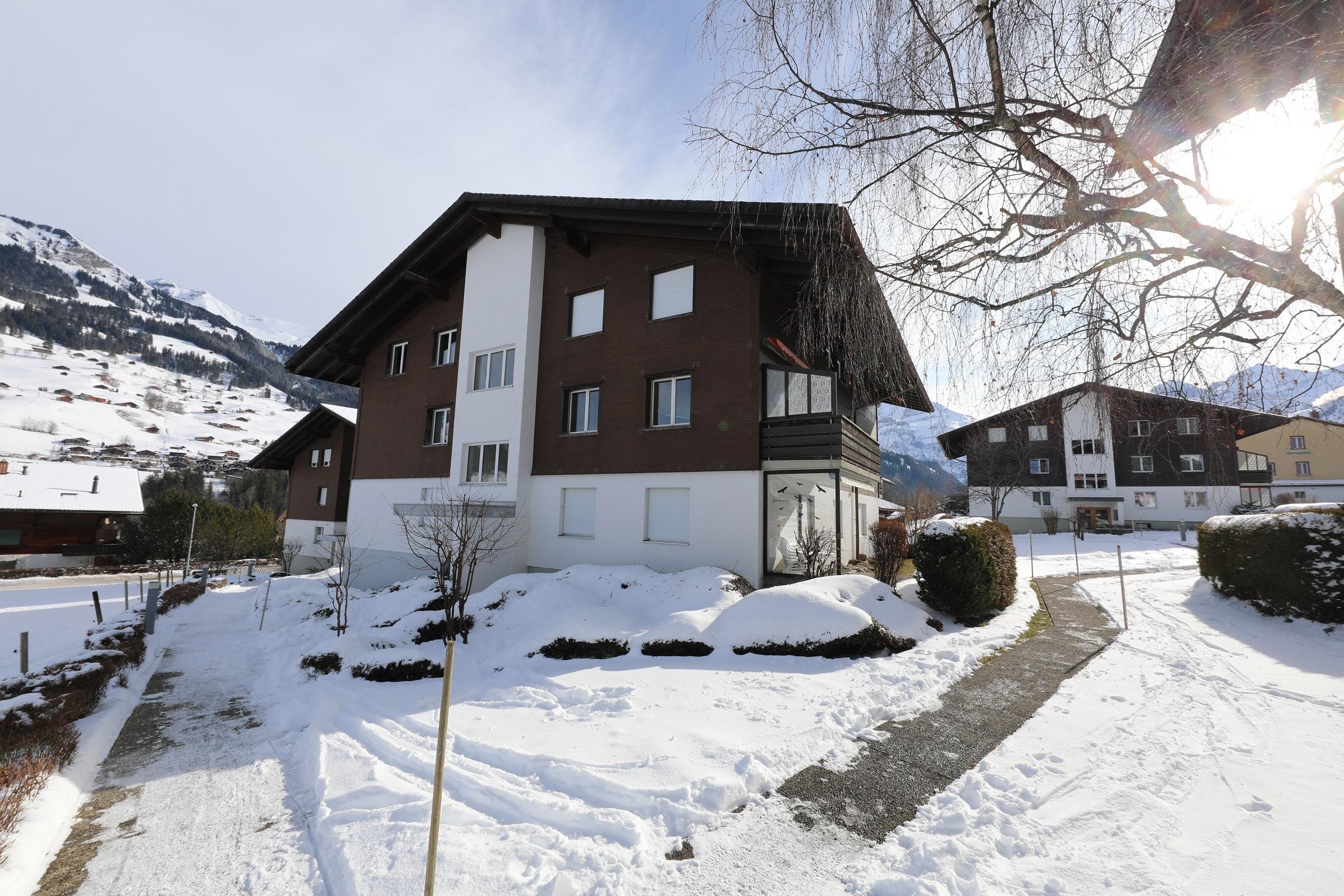 Der Weg von der Einstellhalle über die Treppe Der Weg von der Einstellhalle über die Treppe