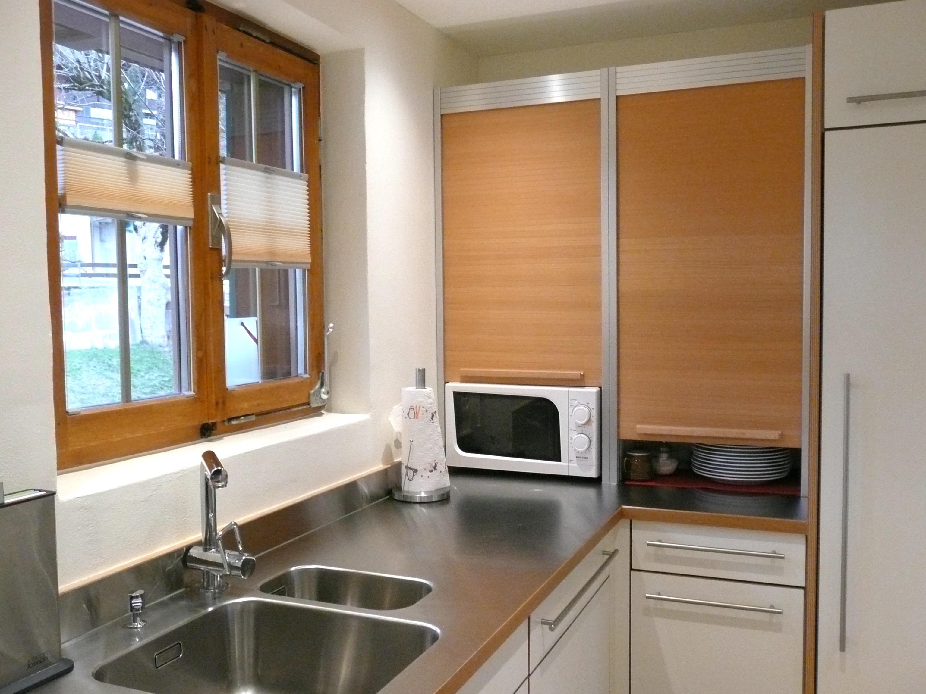 Ausschnitt Küche mit Mikrowelle Ausschnitt Küche mit Mikrowelle