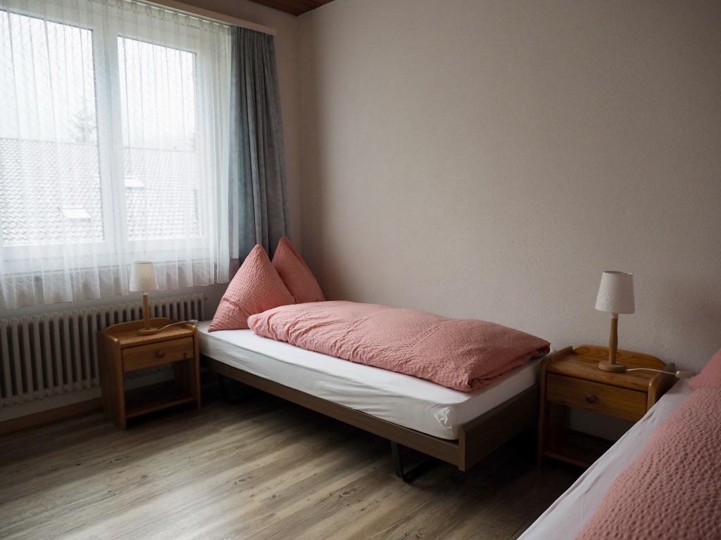 Wohnung "Doldenhorn" Schlafzimmer 2 Wohnung "Doldenhorn" Schlafzimmer 2