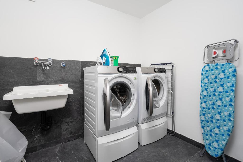 Picture TWO-BEDROOM 5 Picture TWO-BEDROOM 5