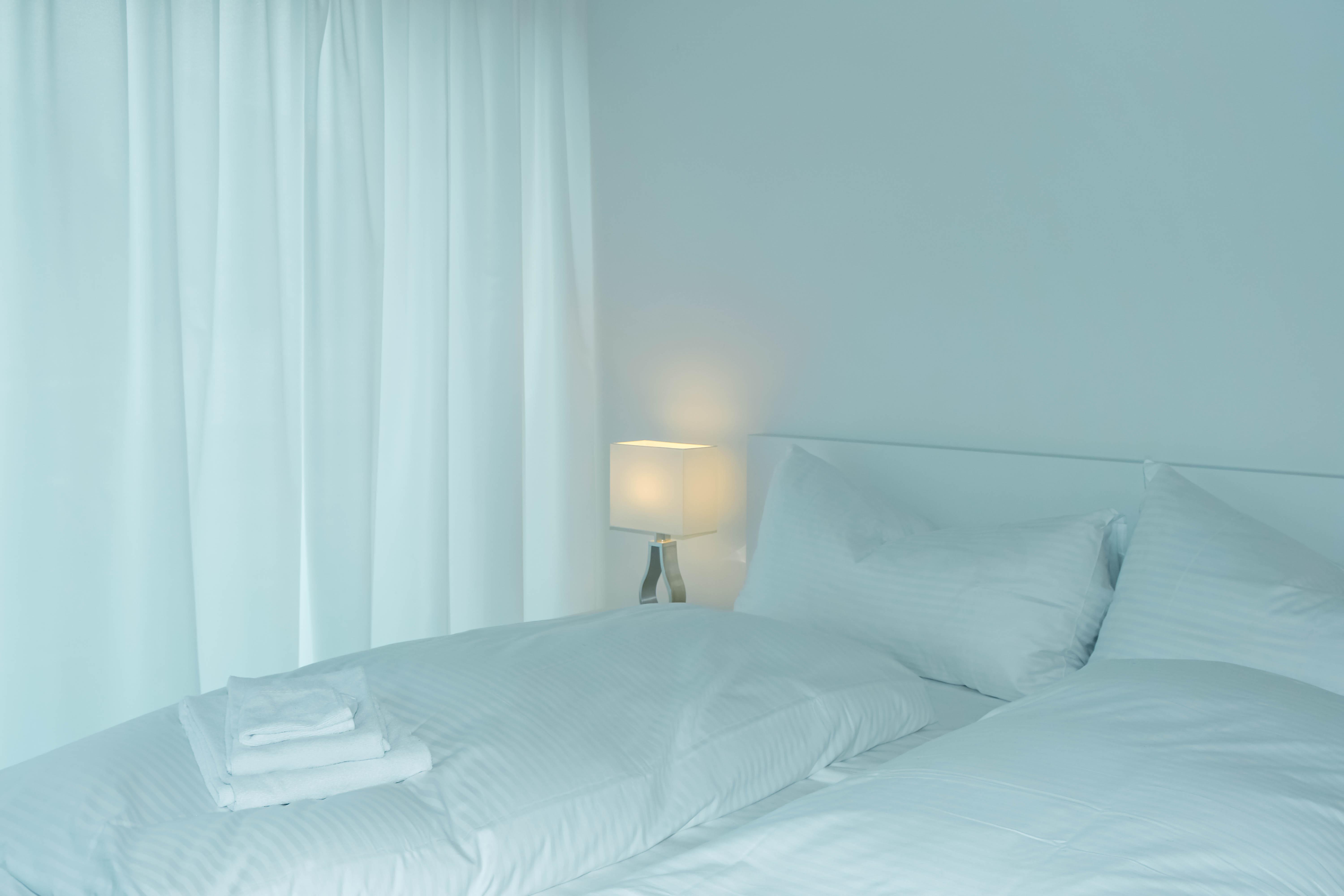 Zimmer mit Bad (2) Zimmer mit Bad (2)