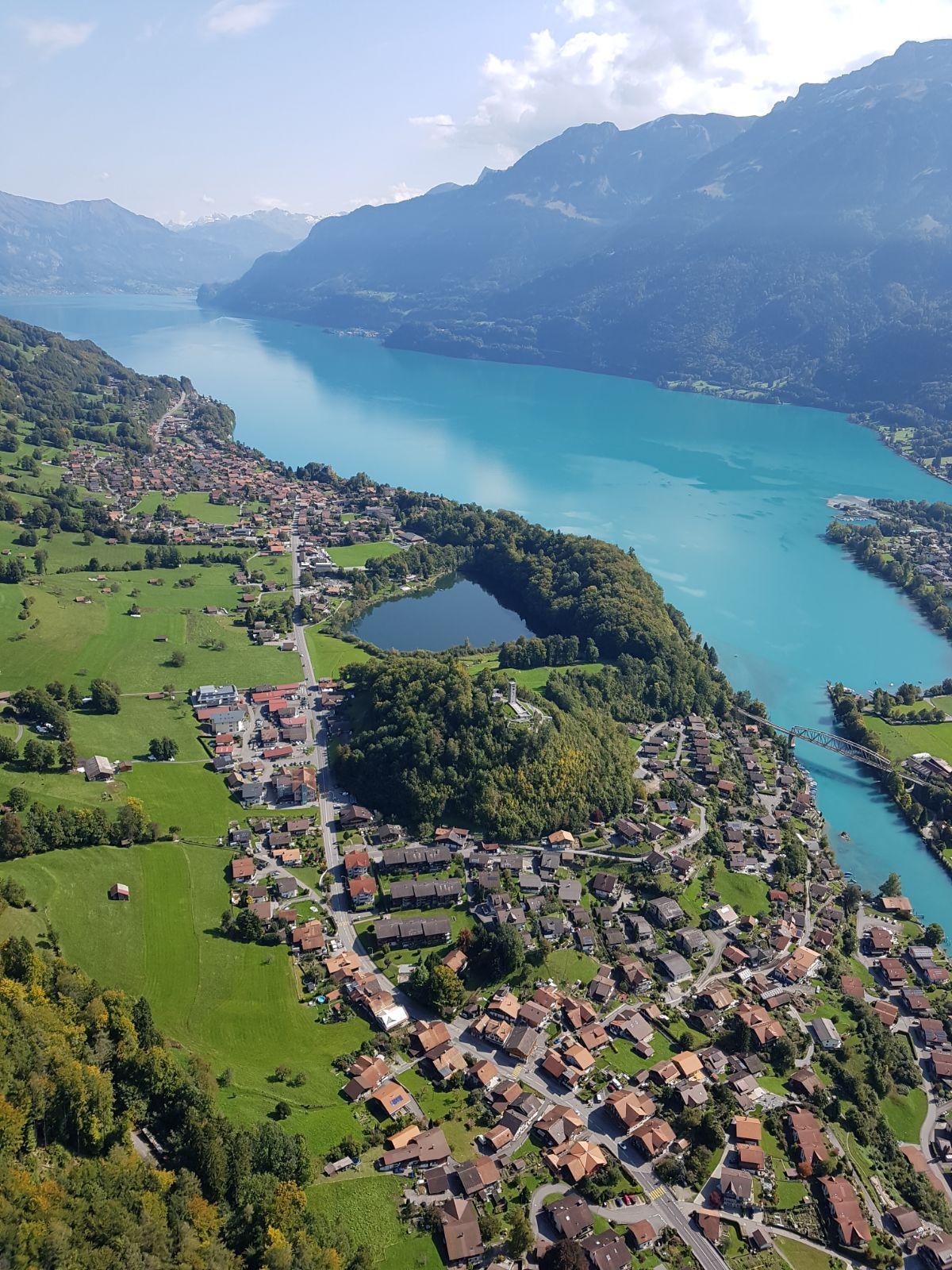 Blick auf Ringgenberg, Brienzersee und Burgseeli Blick auf Ringgenberg, Brienzersee und Burgseeli