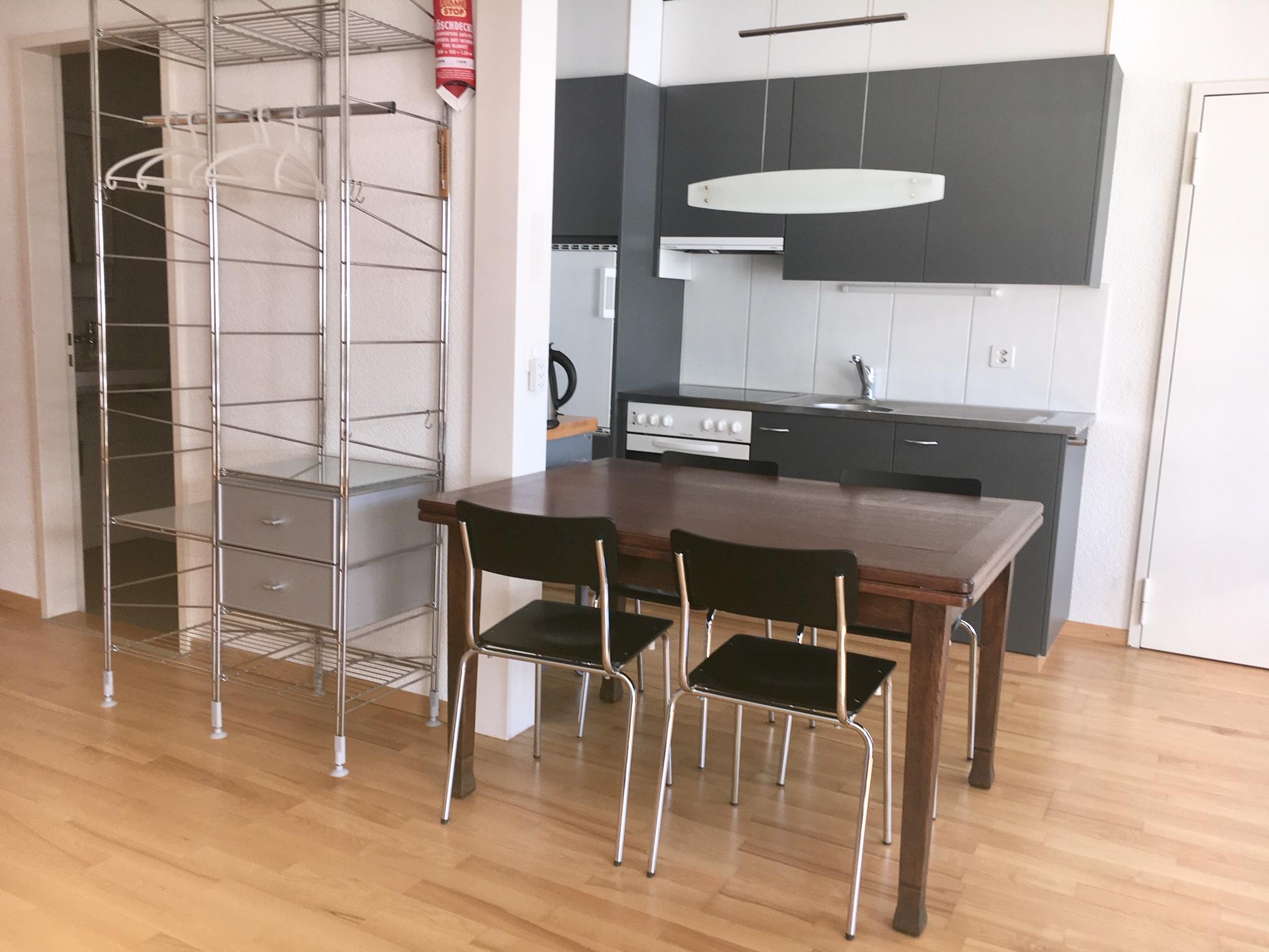 Küche mit Esstisch Küche mit Esstisch