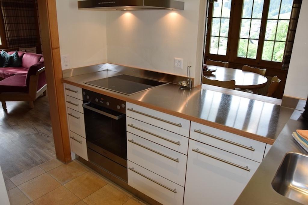 Blick aus der Küche ins Ess- u. Wohnzimmer Blick aus der Küche ins Ess- u. Wohnzimmer