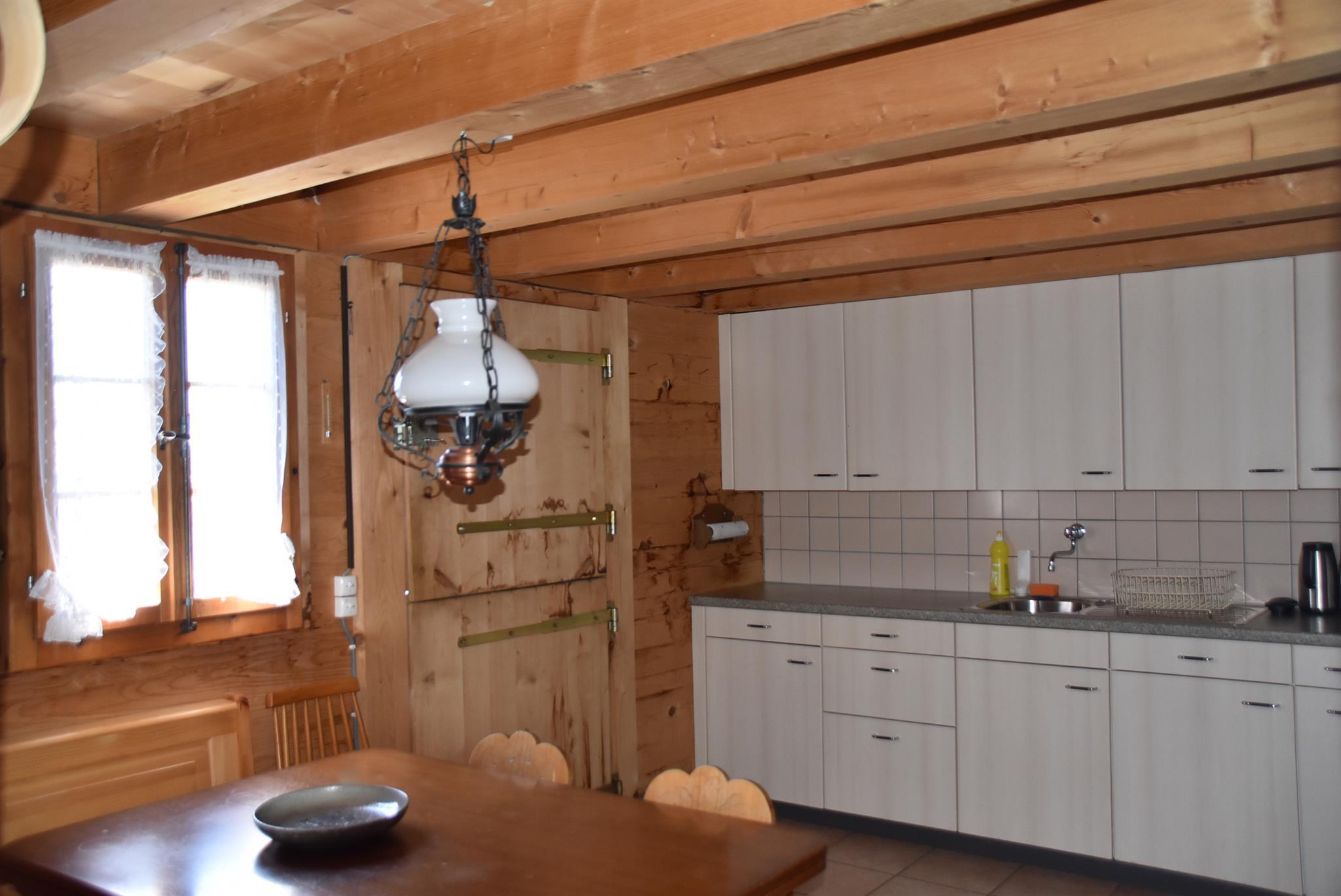 Esstisch und Küche Esstisch und Küche