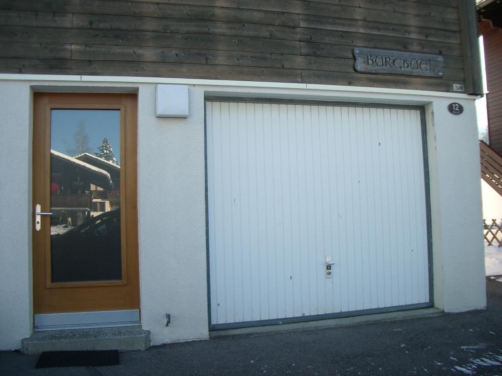 Eingang und Garage Eingang und Garage